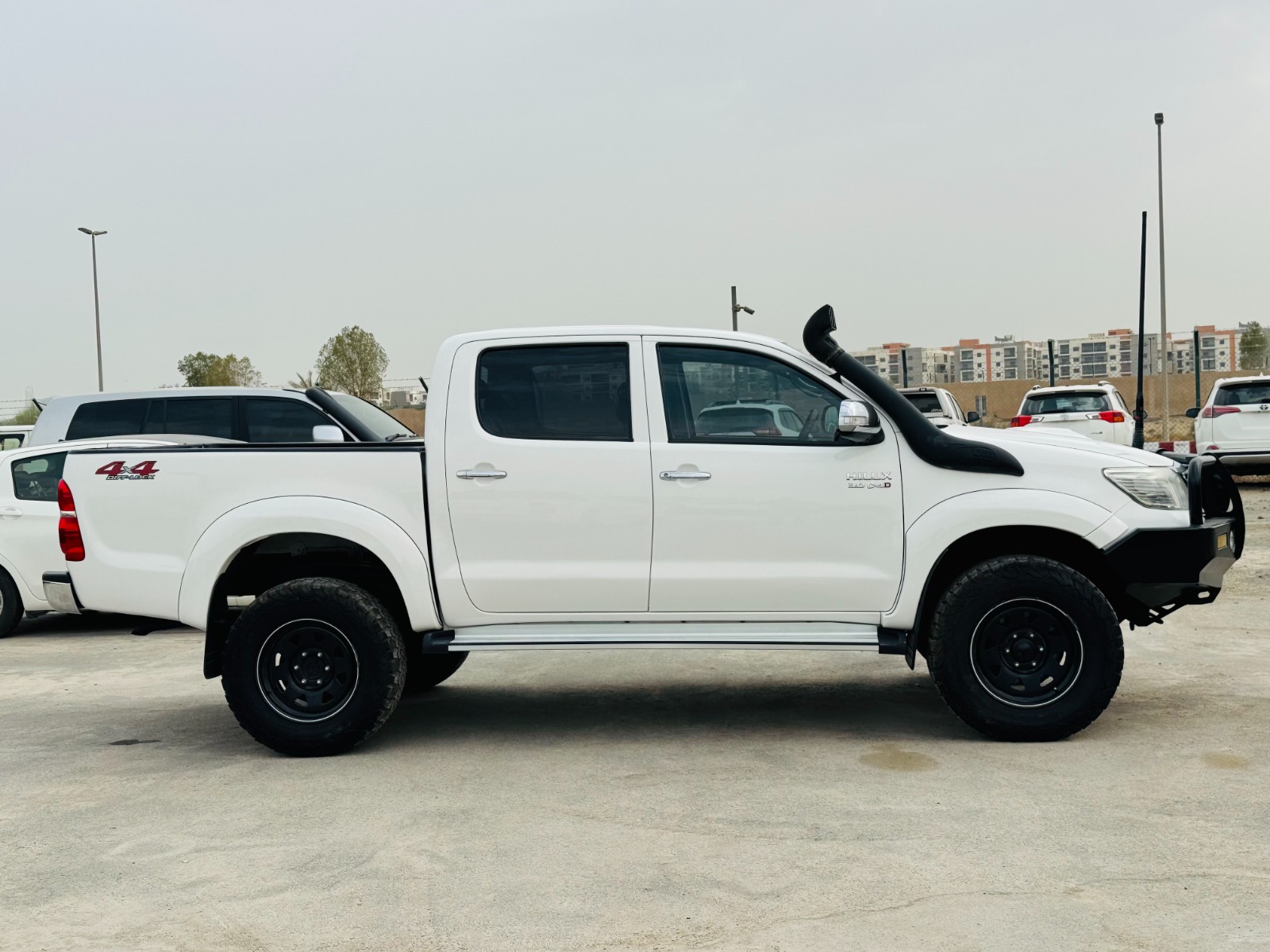 
								Toyota Hilux 2014 Model full									