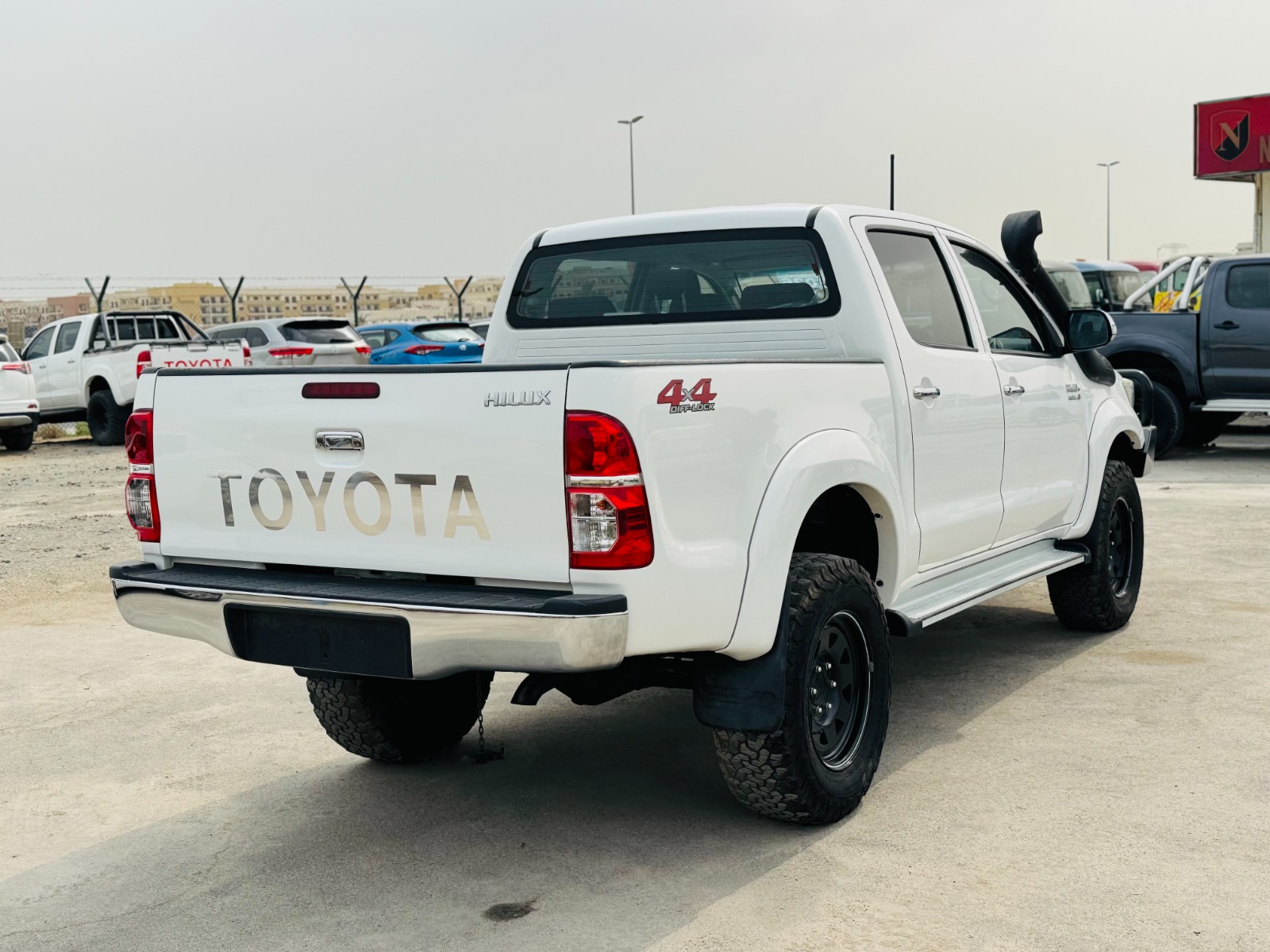 
								Toyota Hilux 2014 Model full									
