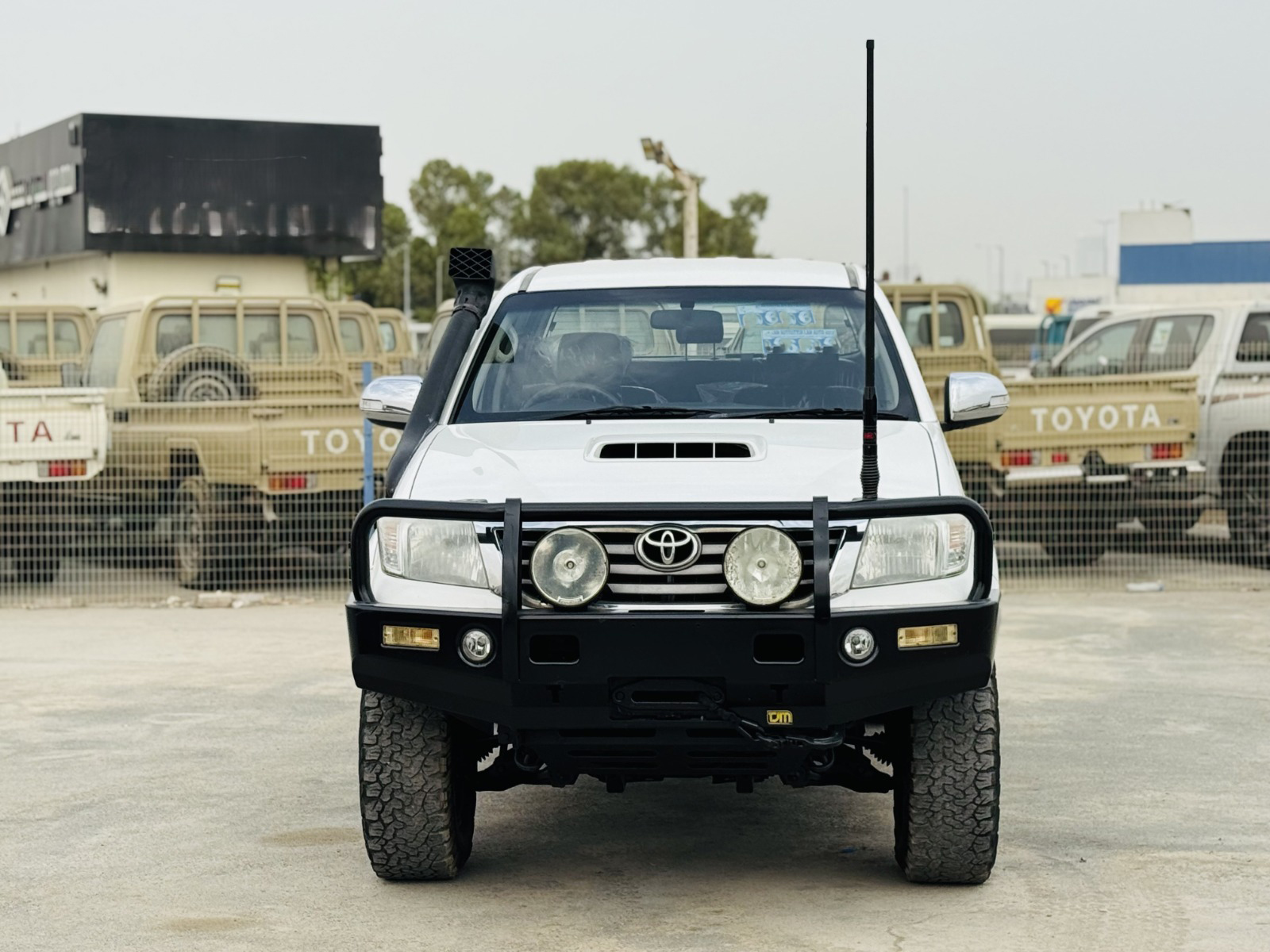 
								Toyota Hilux 2014 Model full									