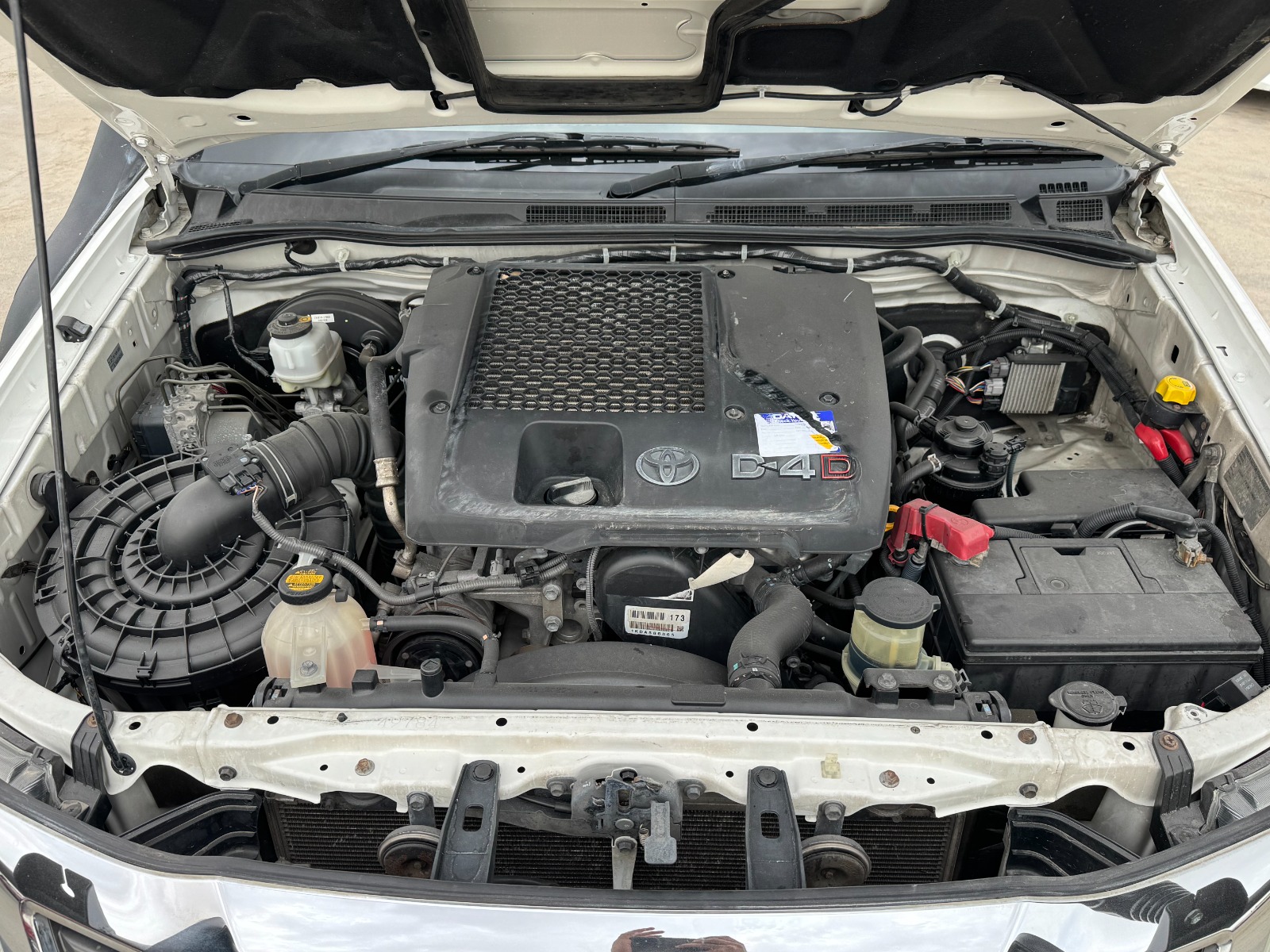 
								Toyota Hilux 2014 Model full									