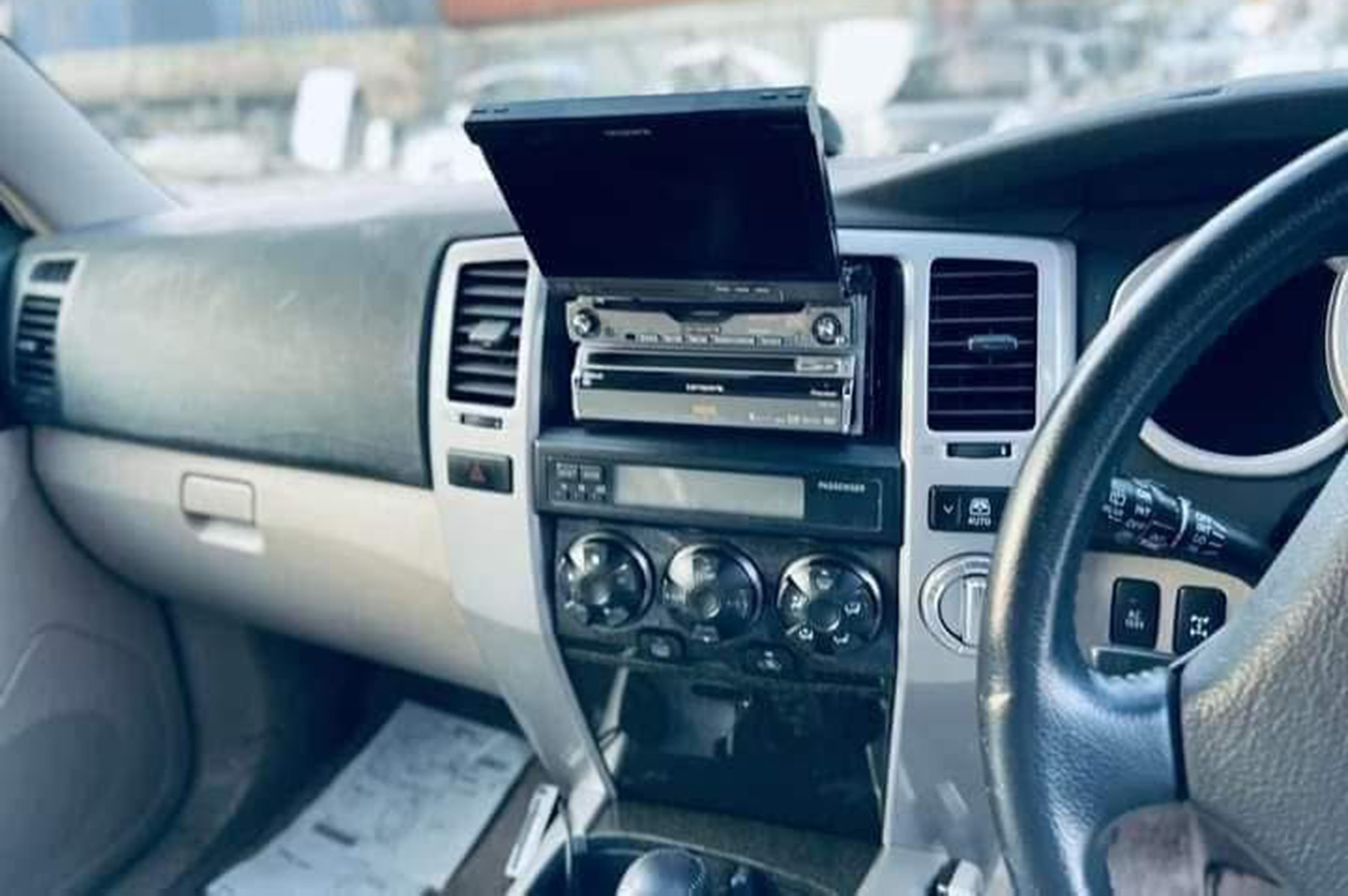 
								Toyota Hilux Surf Model 2006 full									