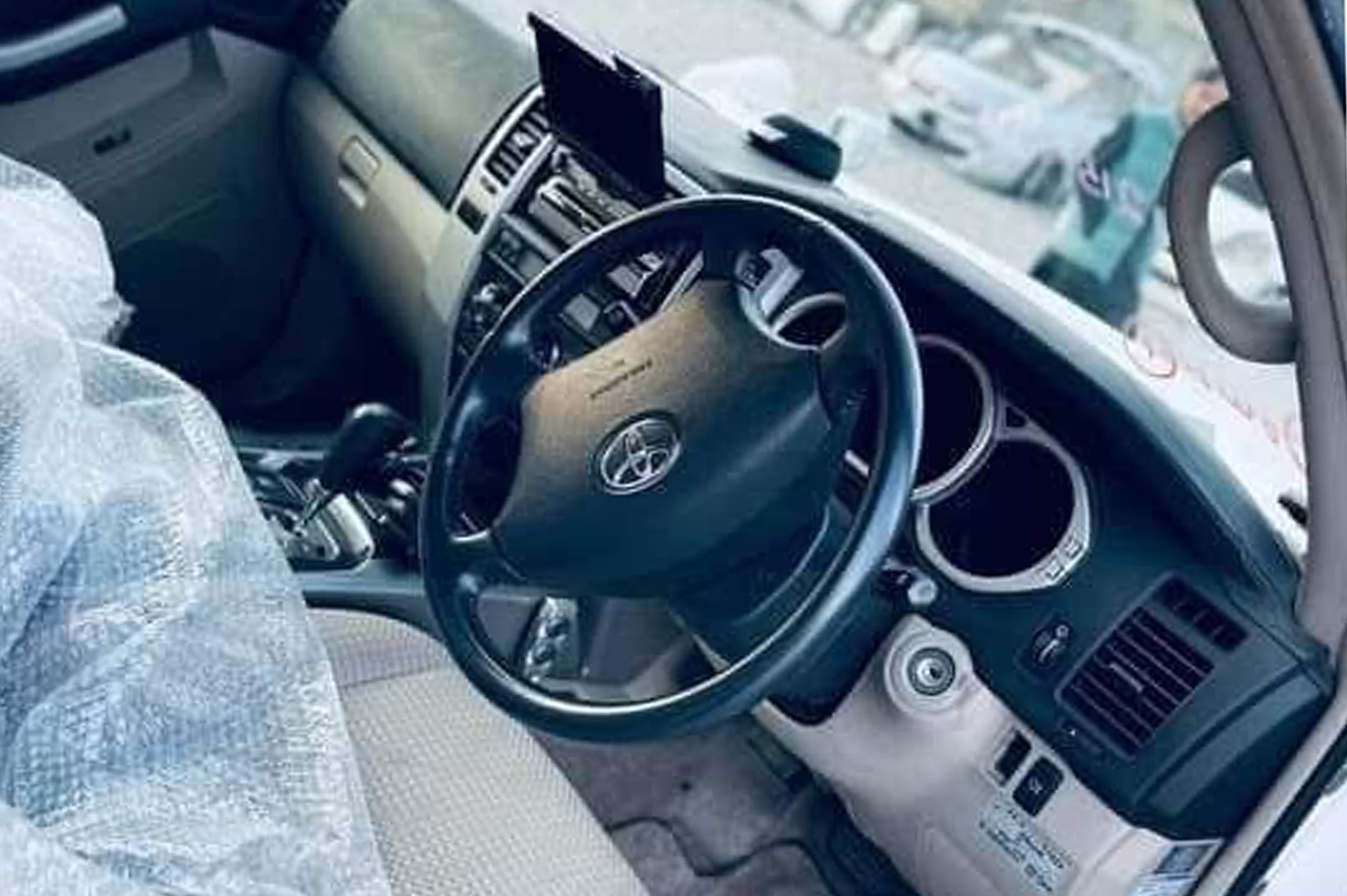 
								Toyota Hilux Surf Model 2006 full									