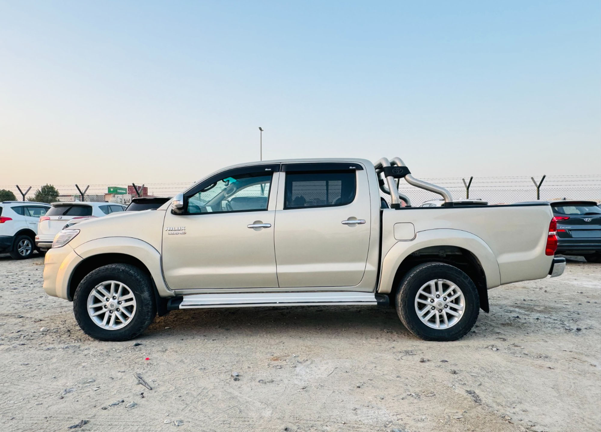 
								Toyota Hilux 1KD Model 2014 Diesel full									