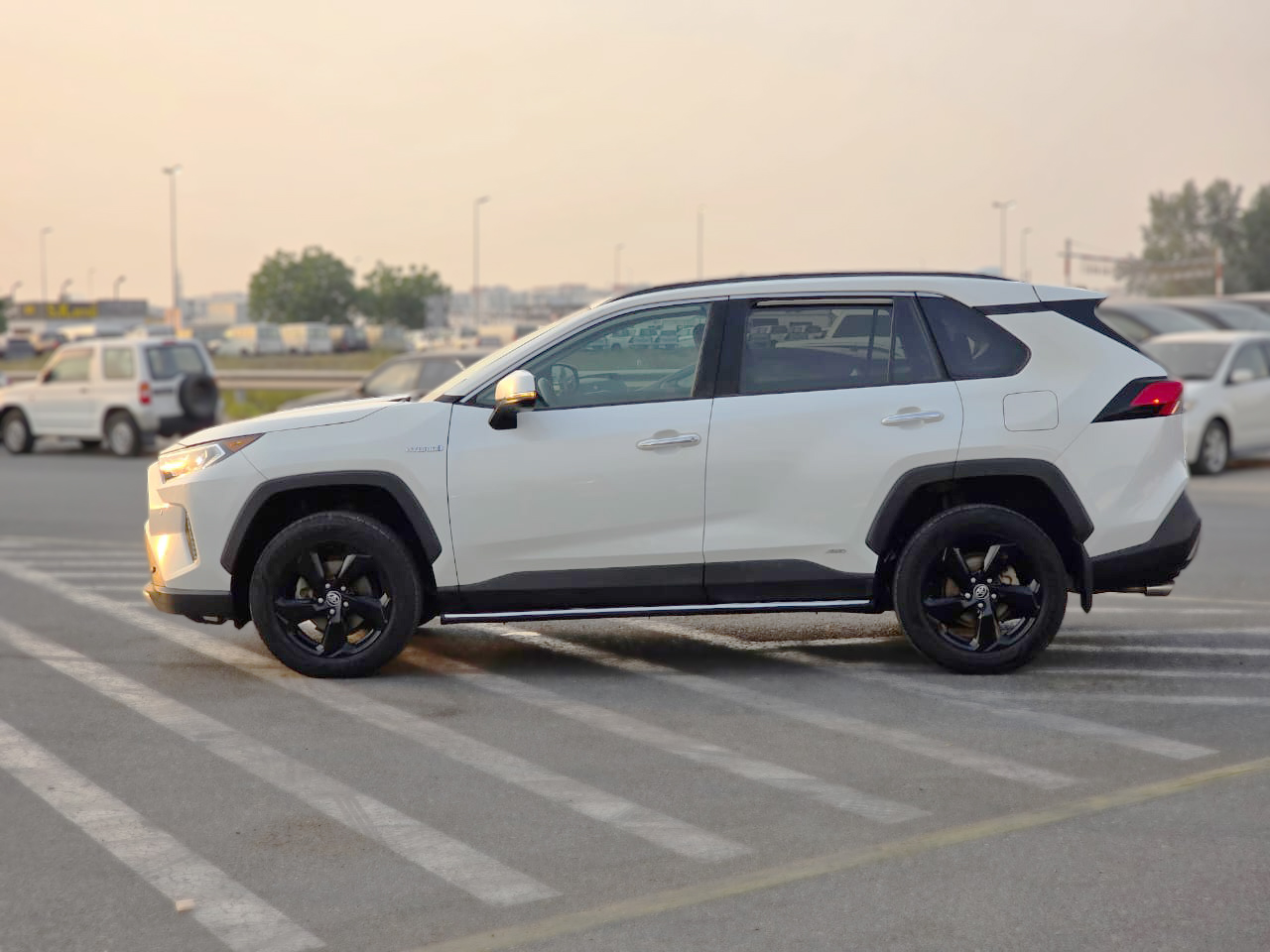 
								Toyota Rav4 Hybrid Model 2019 full									