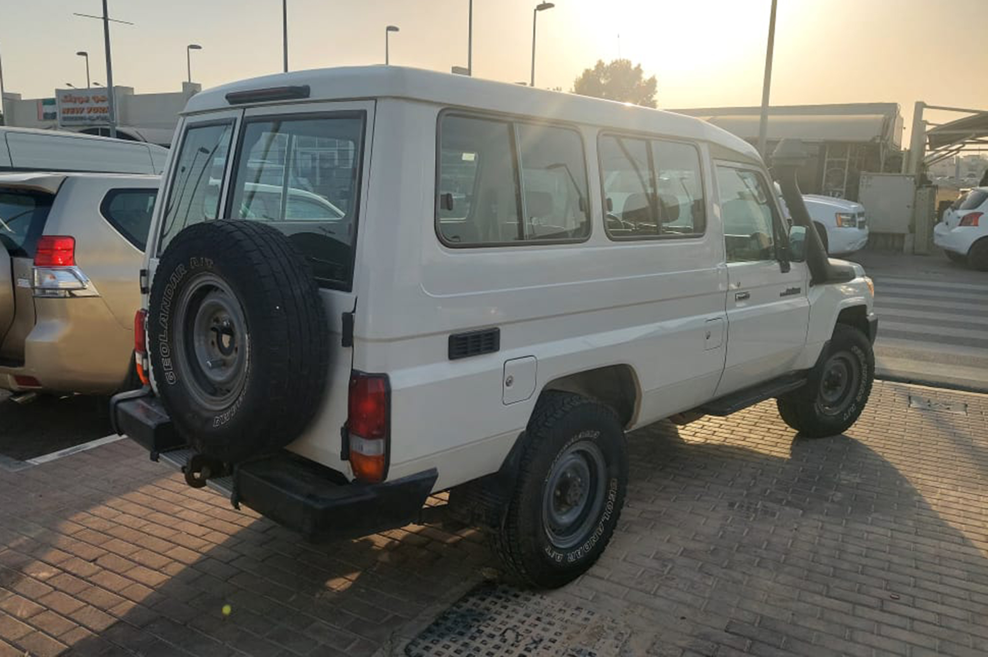 
								Toyota Land Cruiser 78 Model 2018 full									