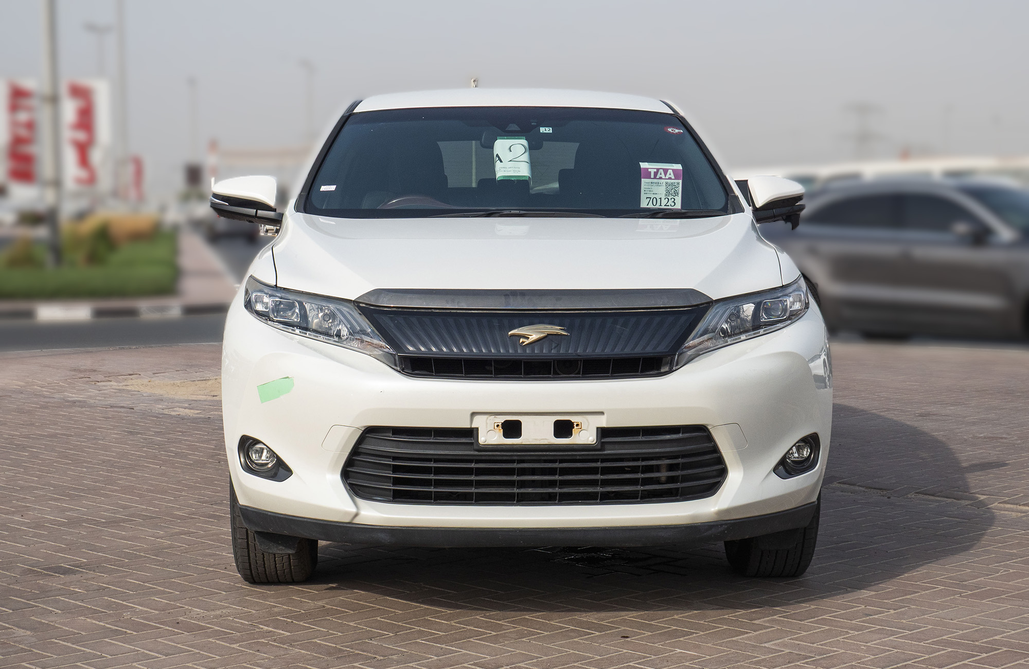 
								Toyota Harrier 2.0L Model 2015 full									