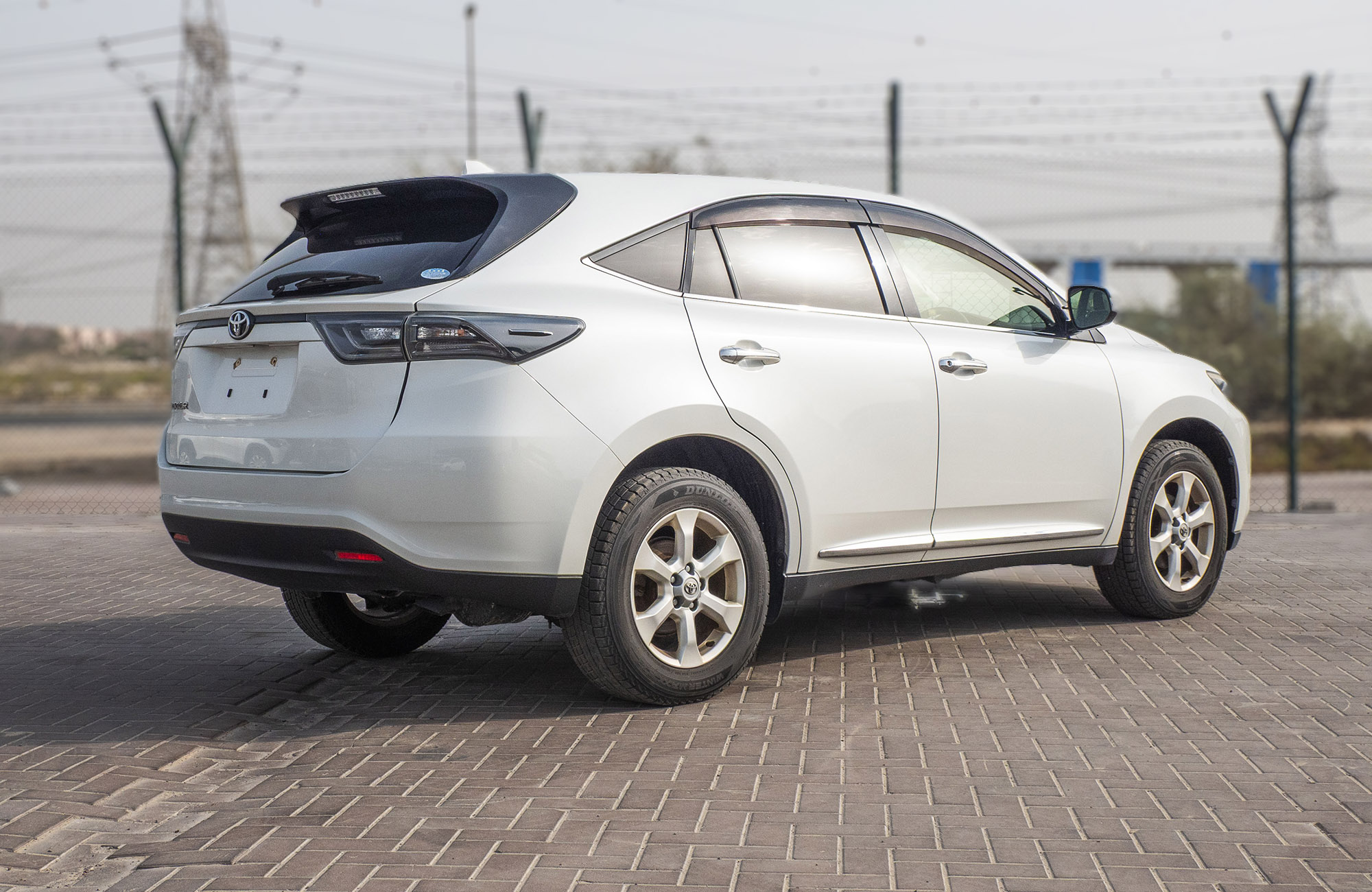 
								Toyota Harrier 2.0L Model 2015 full									