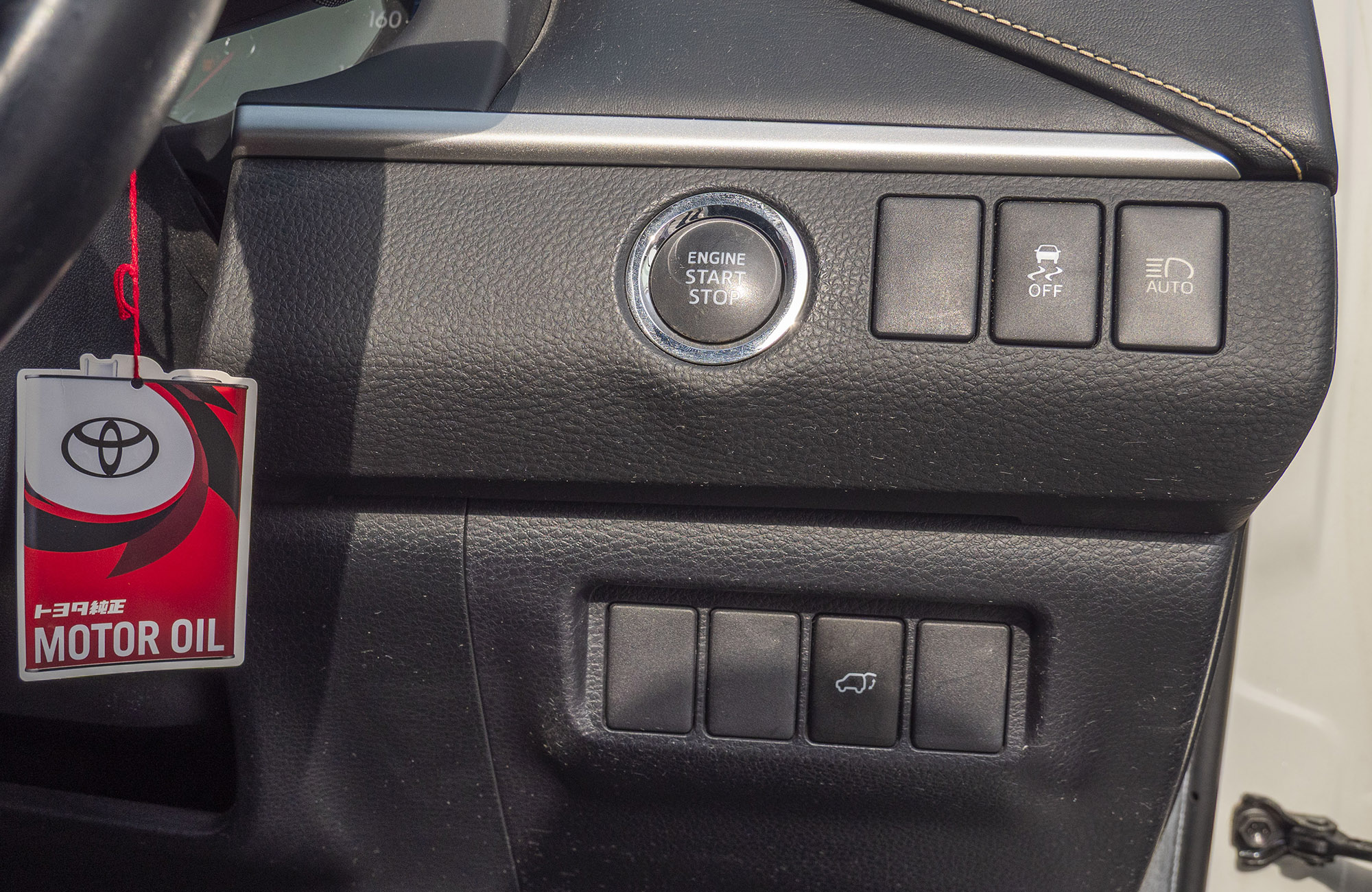 
								Toyota Harrier Model 2014 full									