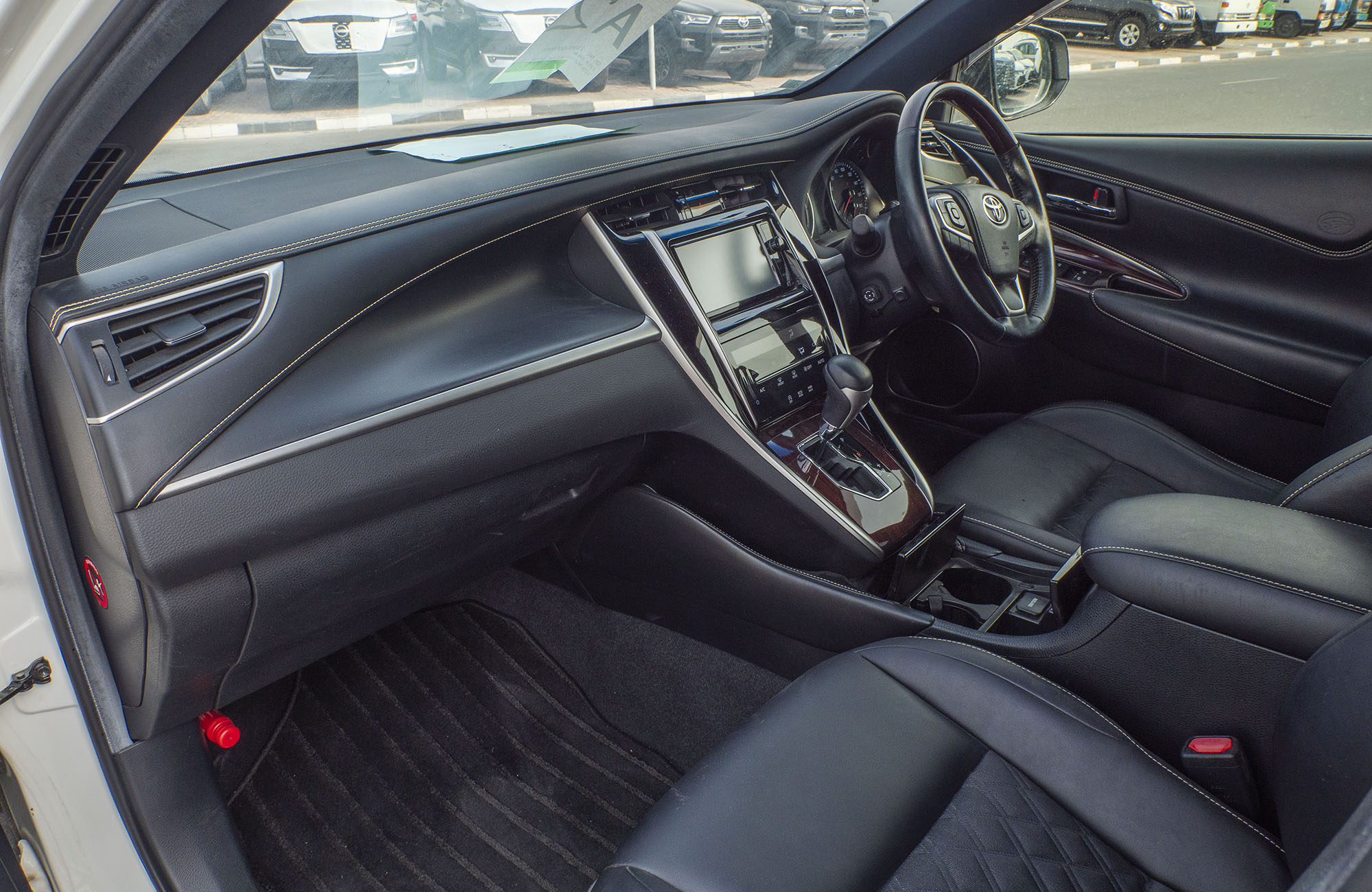 
								Toyota Harrier Model 2014 full									
