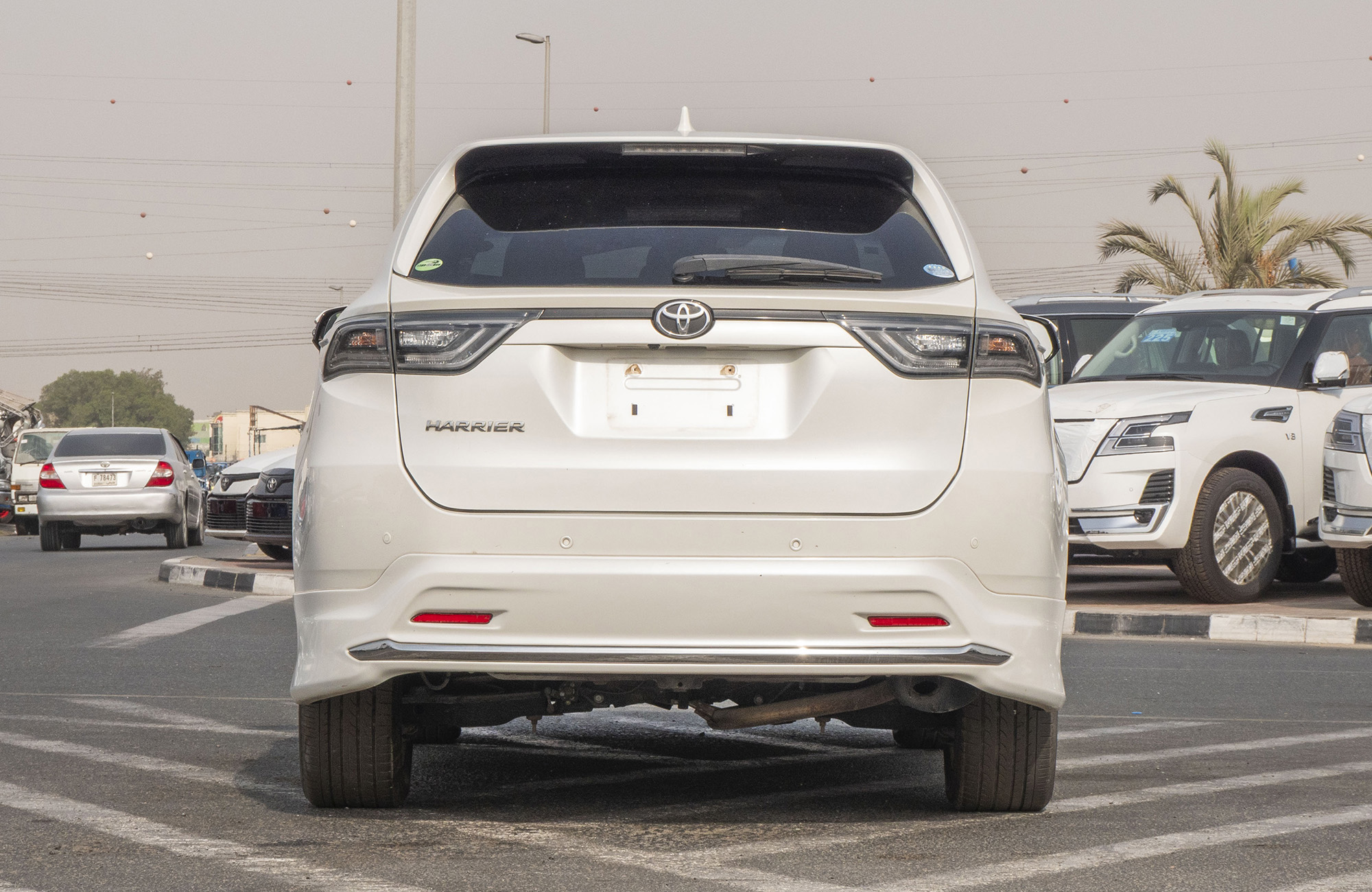 
								Toyota Harrier Model 2014 full									