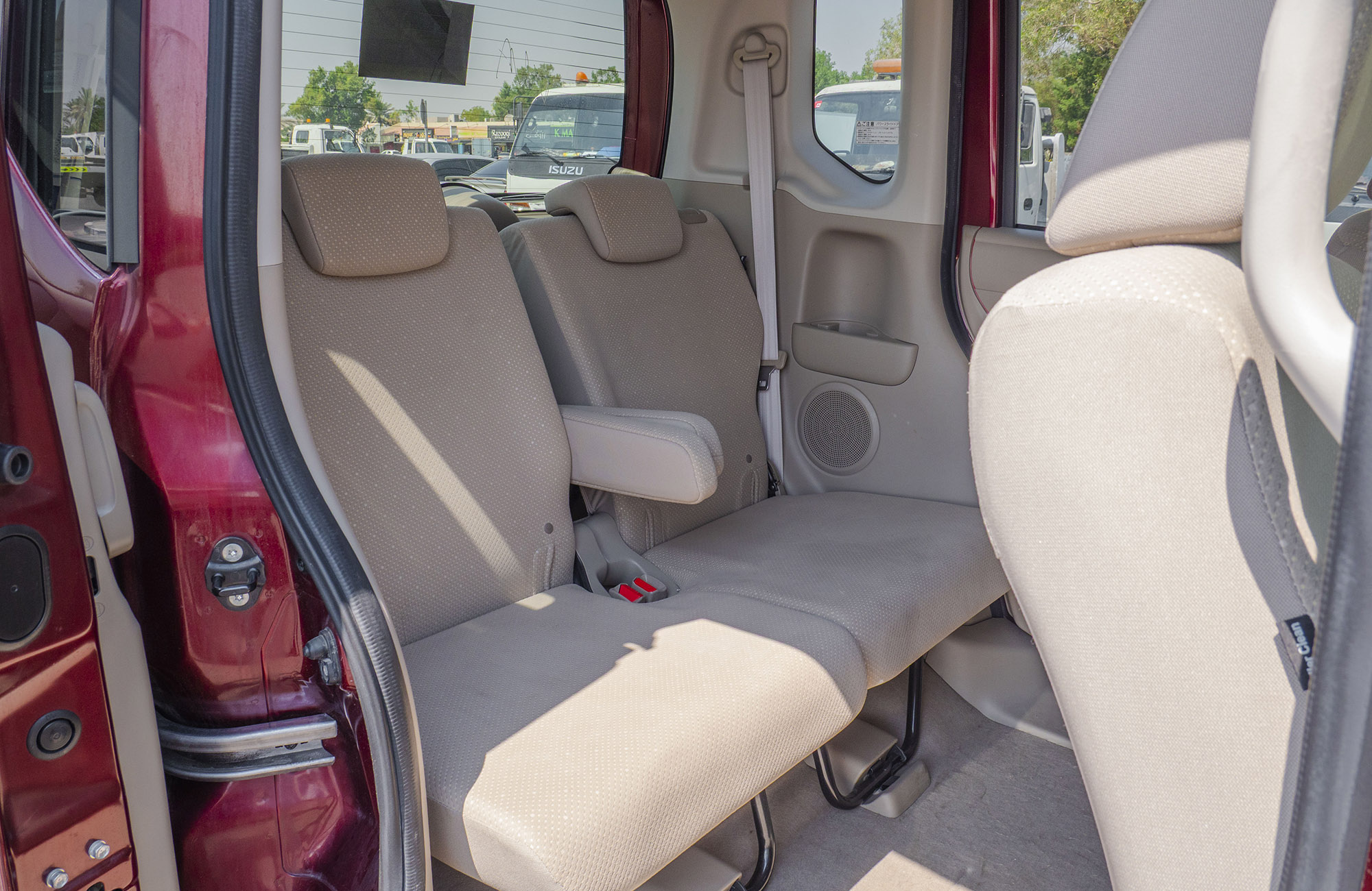 
								Honda N-BOX 650CC 2WD Model 2014 full									