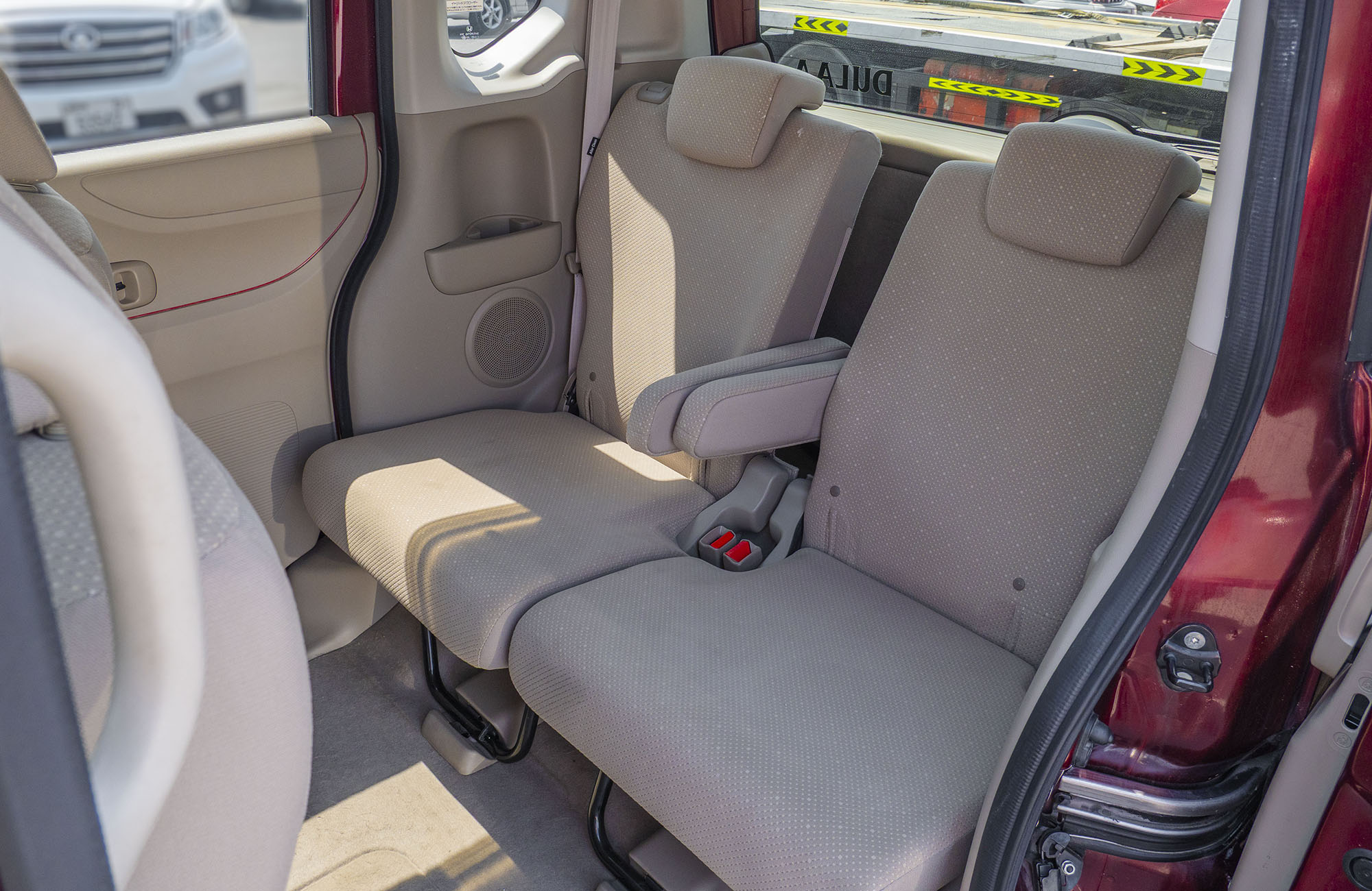 
								Honda N-BOX 650CC 2WD Model 2014 full									