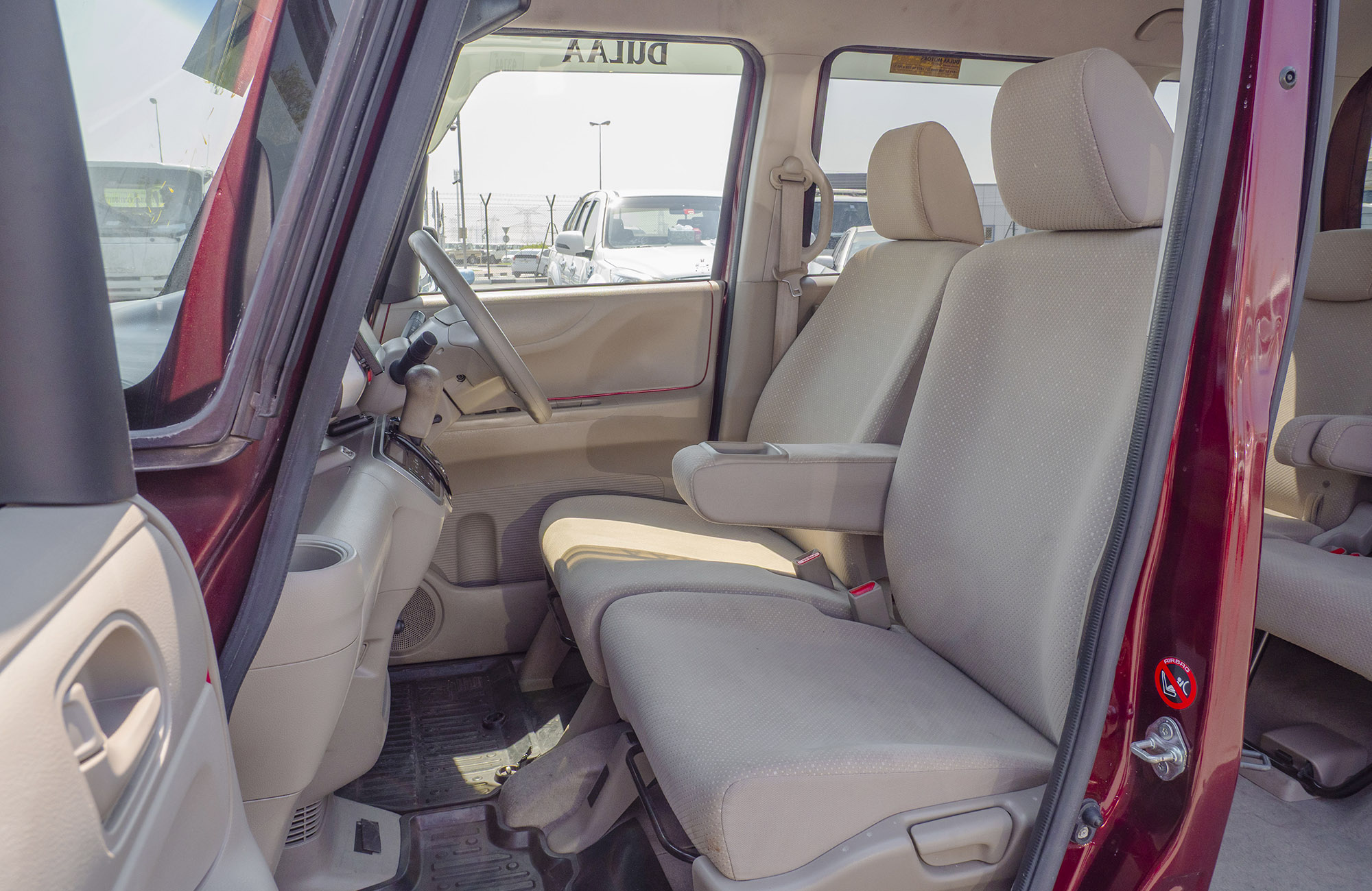 
								Honda N-BOX 650CC 2WD Model 2014 full									