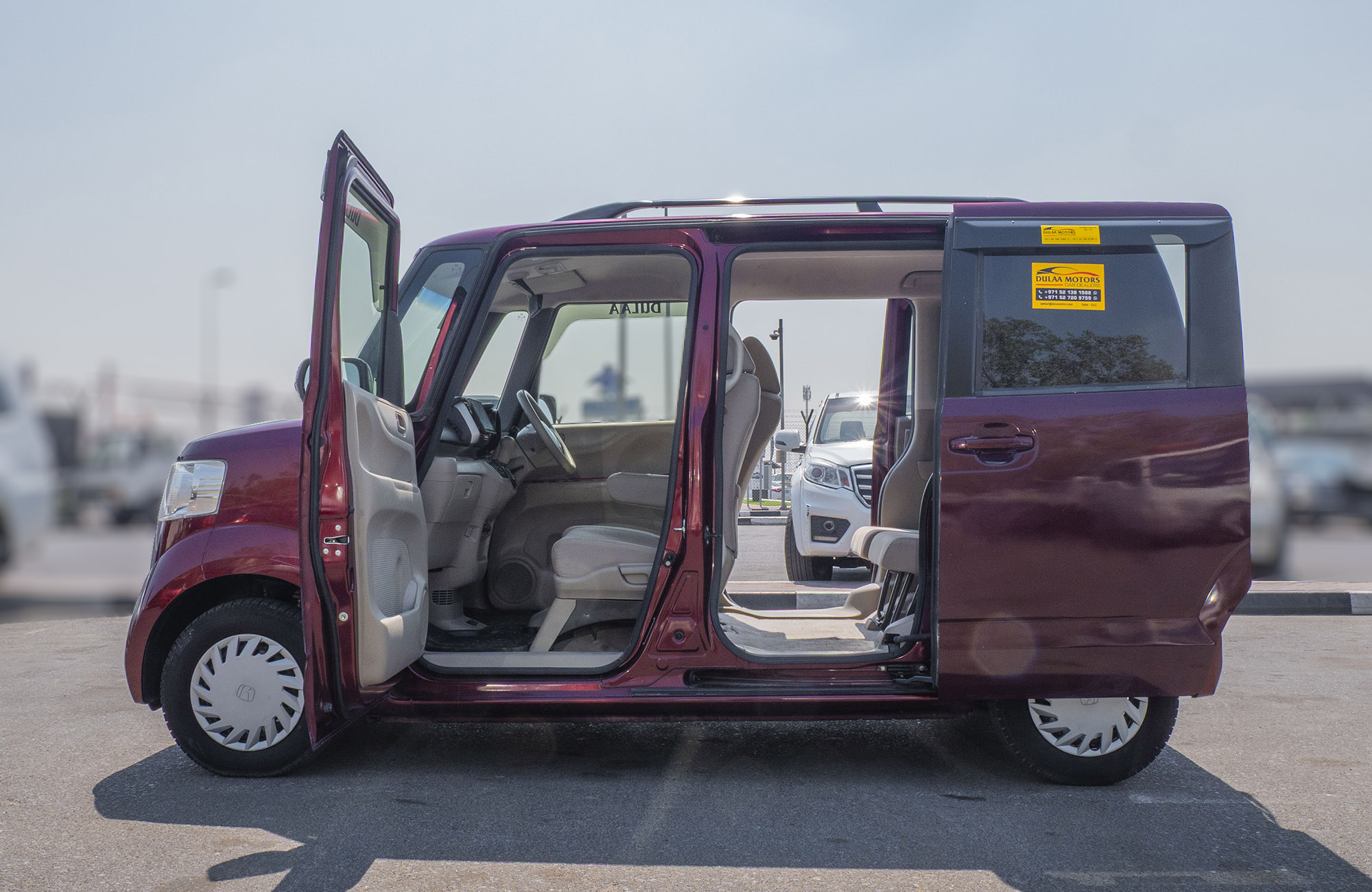 
								Honda N-BOX 650CC 2WD Model 2014 full									