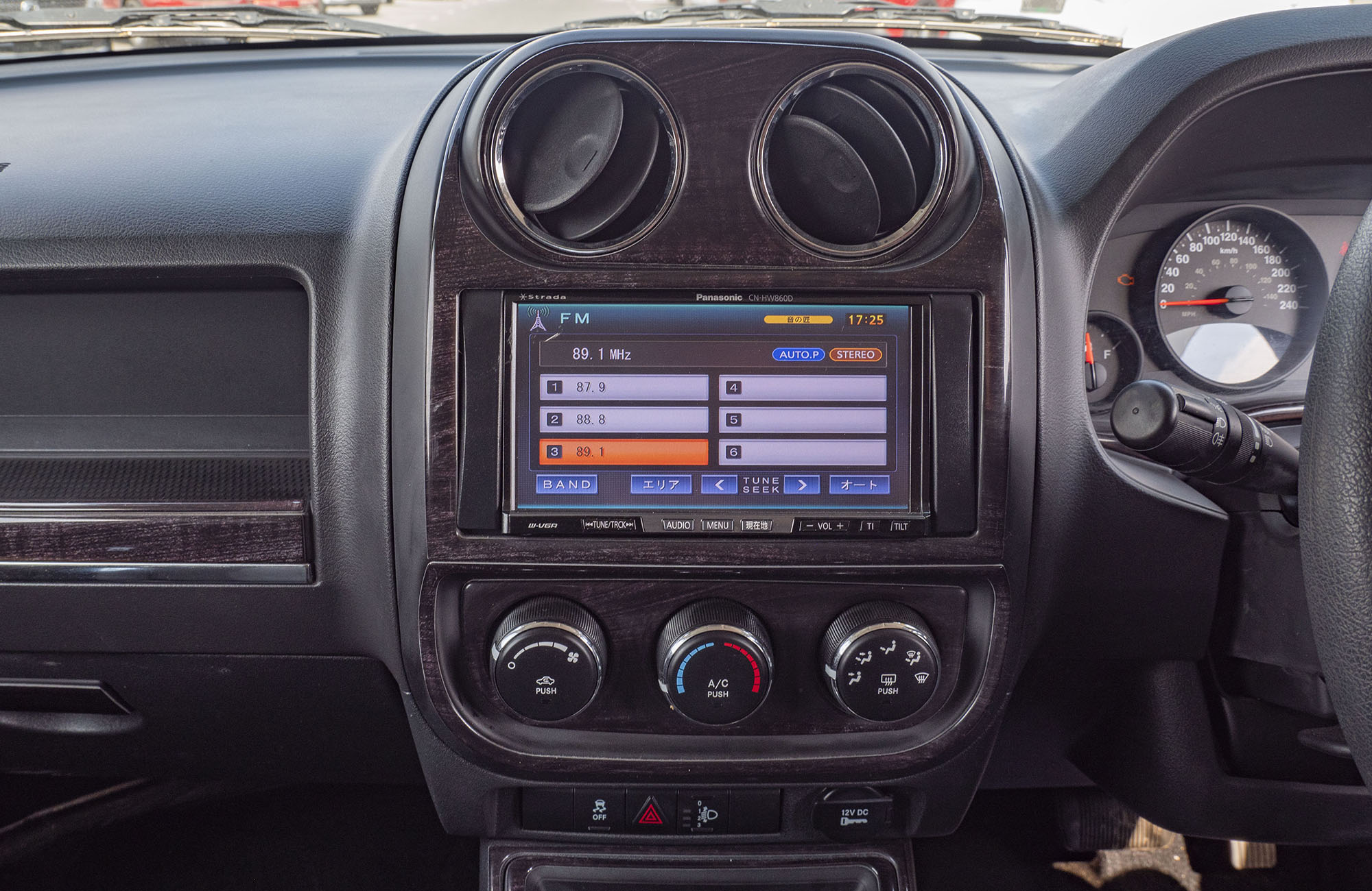 
								Jeep Patriot 2wd 2010 model full									