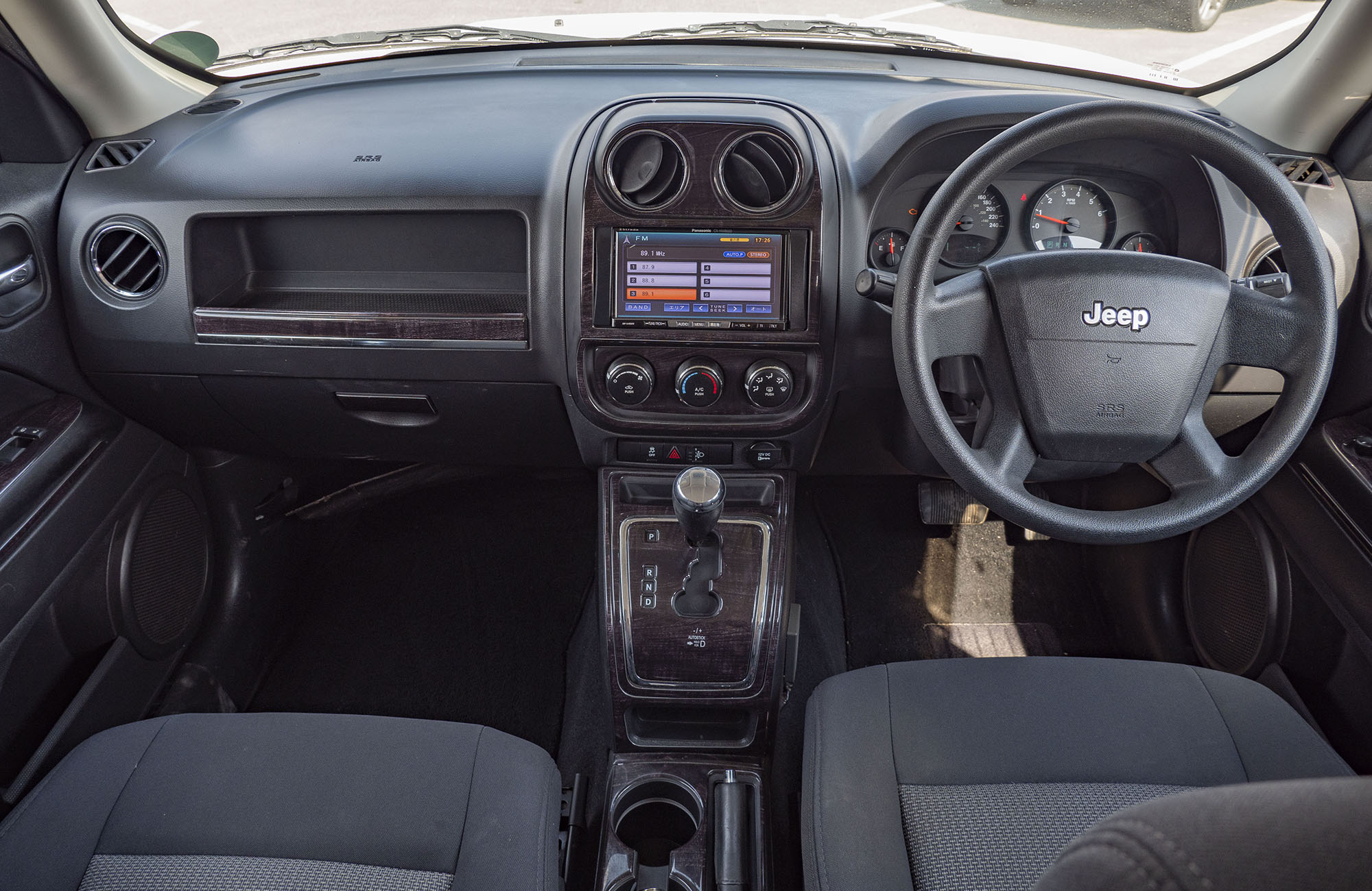 
								Jeep Patriot 2wd 2010 model full									