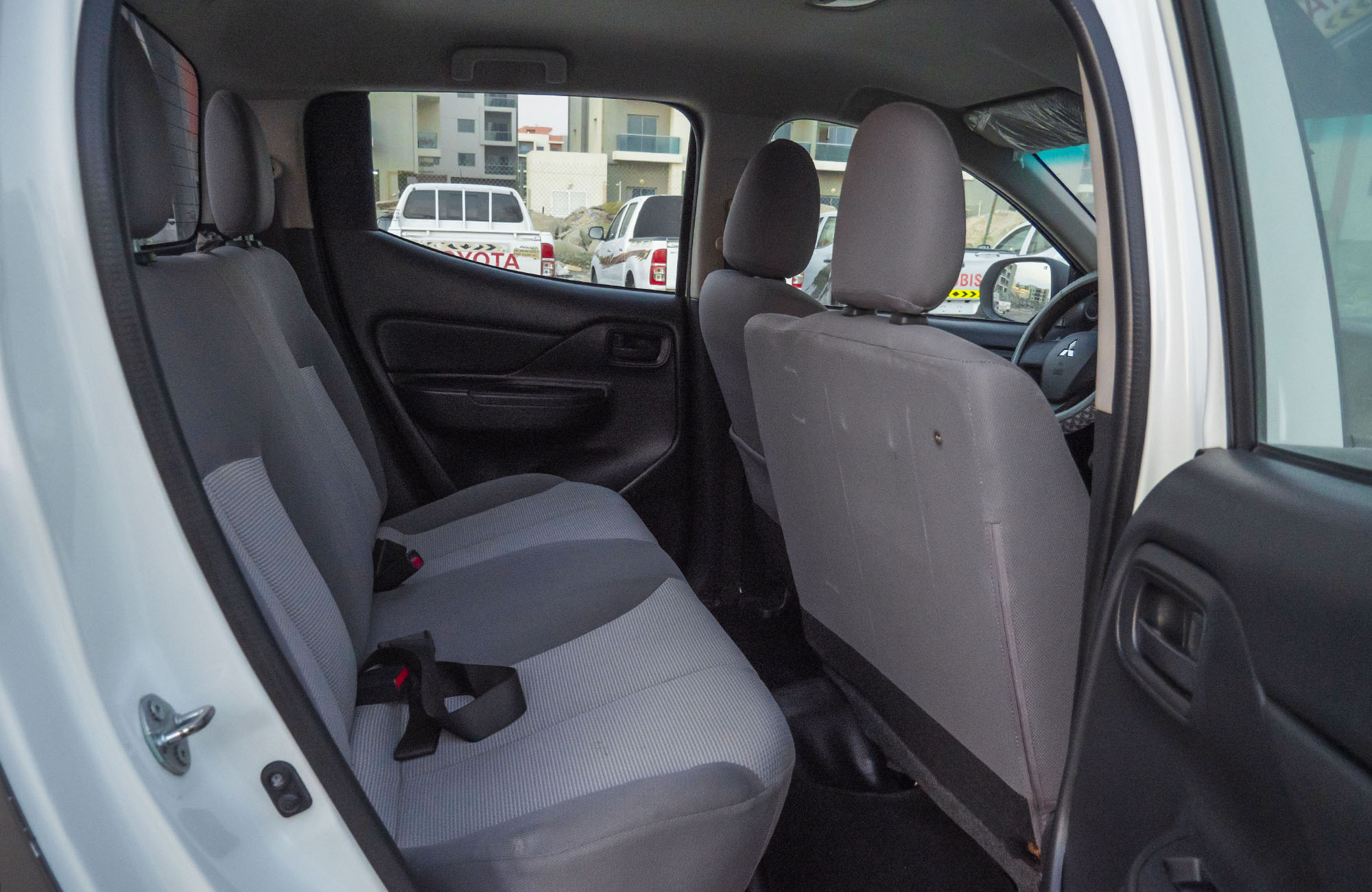 
								MITSUBISHI L200 PETROL 2.4CC MODEL 2021 full									