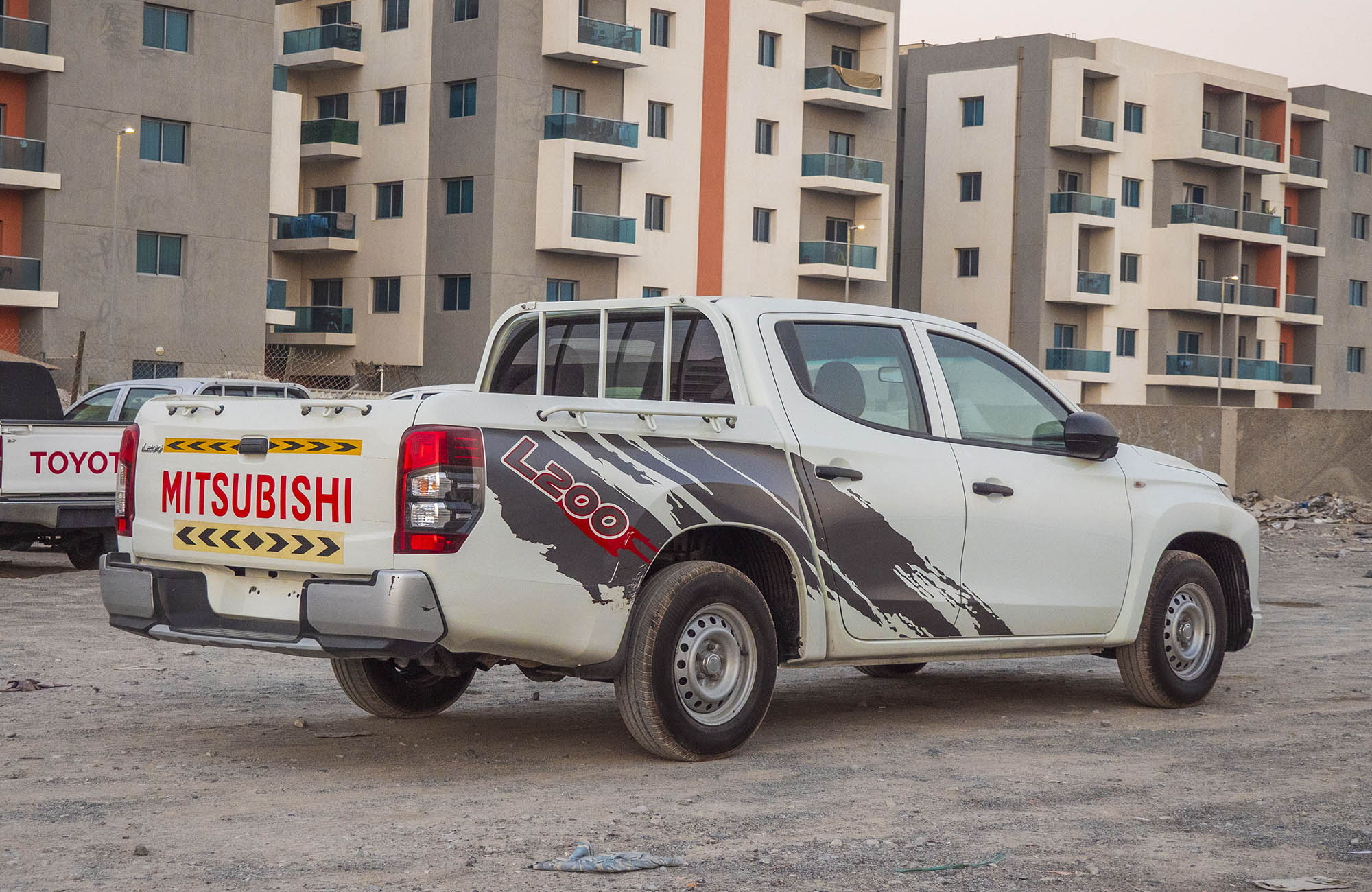 
								MITSUBISHI L200 PETROL 2.4CC MODEL 2021 full									
