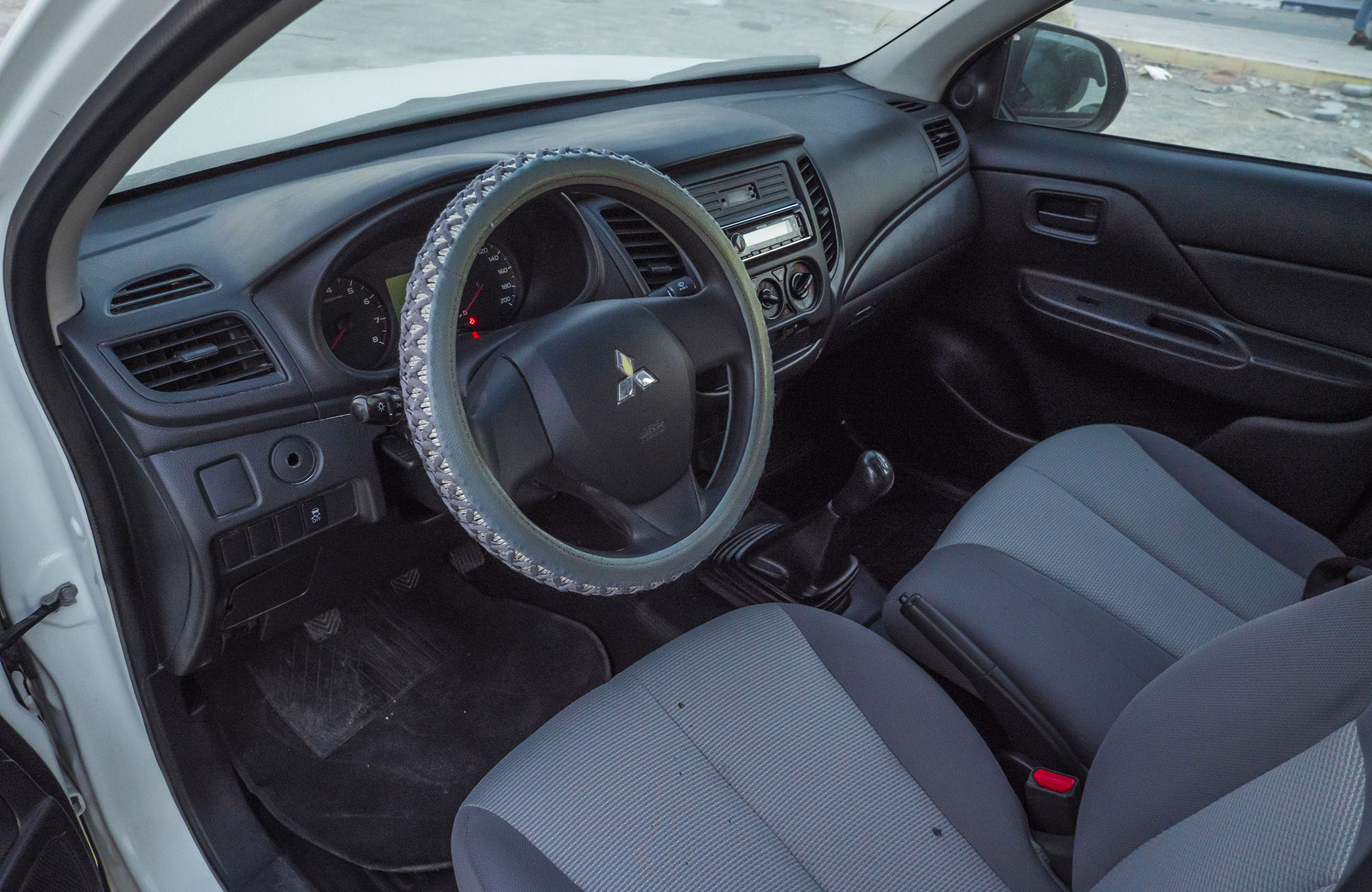 
								MITSUBISHI L200 PETROL 2.4CC MODEL 2021 full									