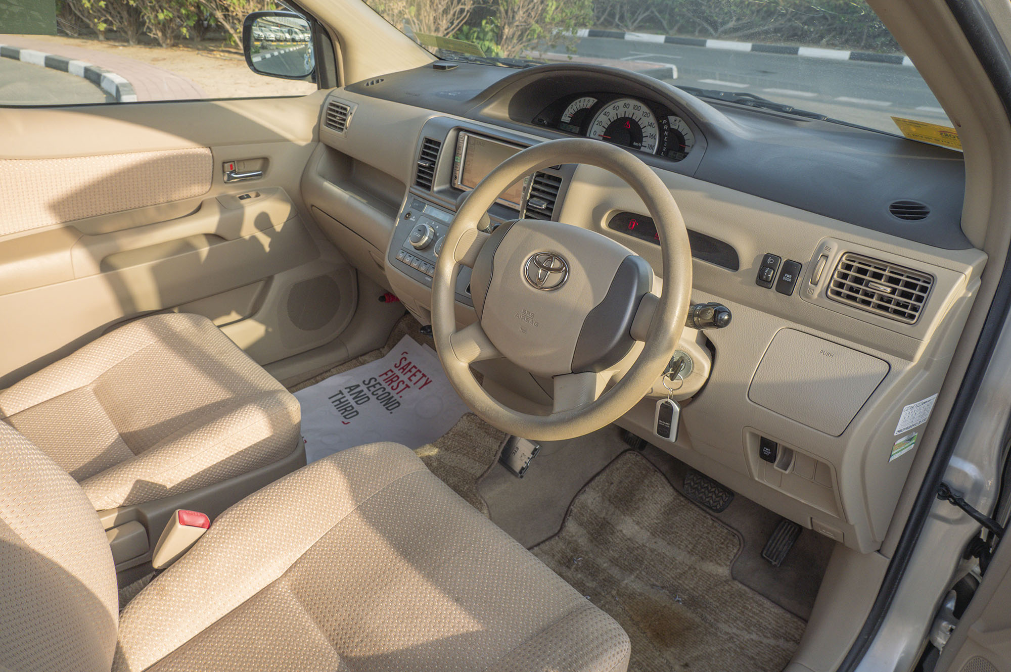 
								Toyota Raum 2wd Model 2008 full									