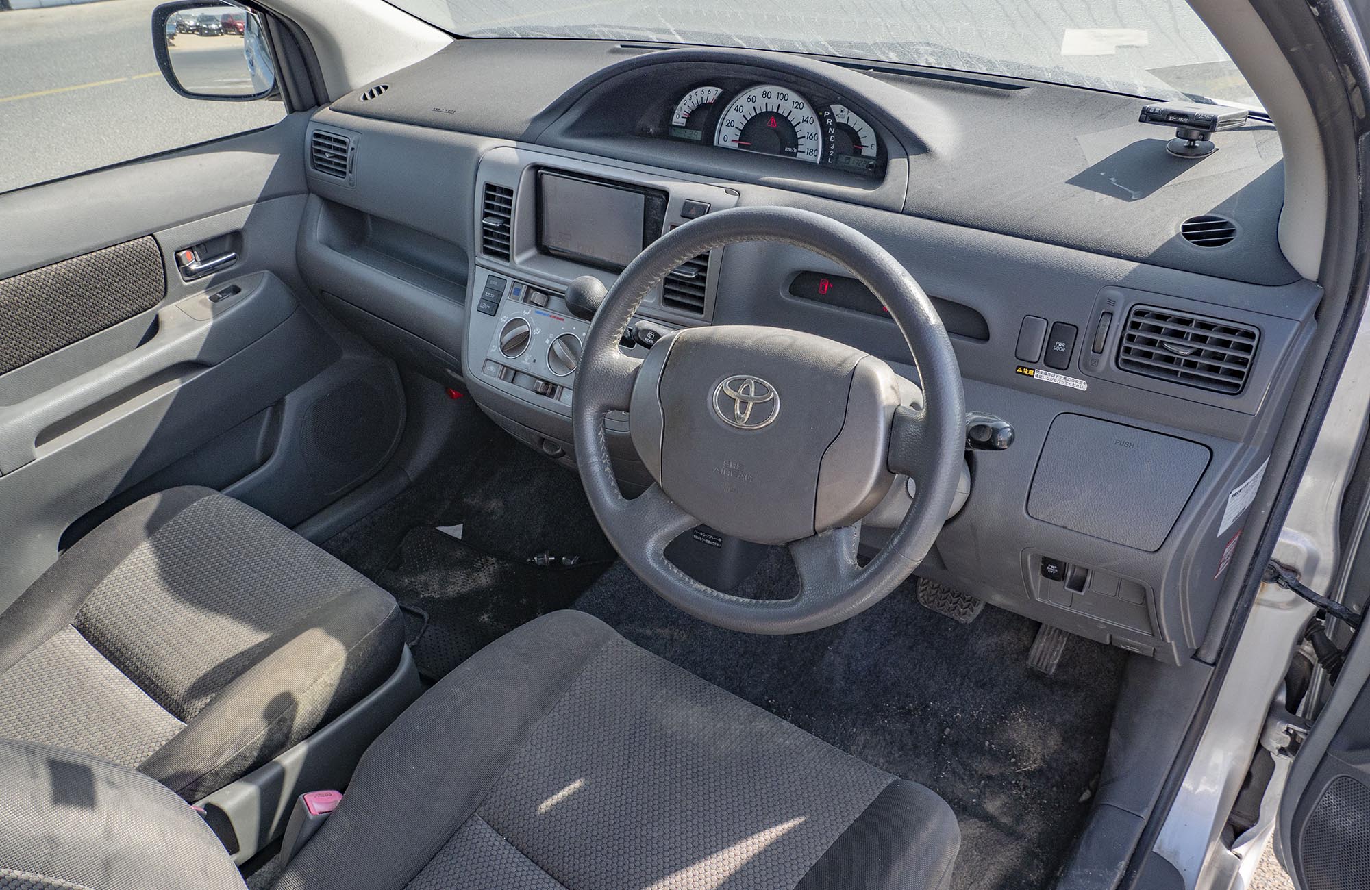 
								Toyota Raum Model 2008 2wd full									