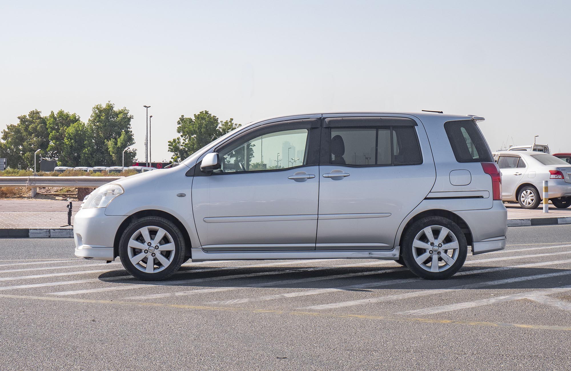 
								Toyota Raum Model 2008 2wd full									