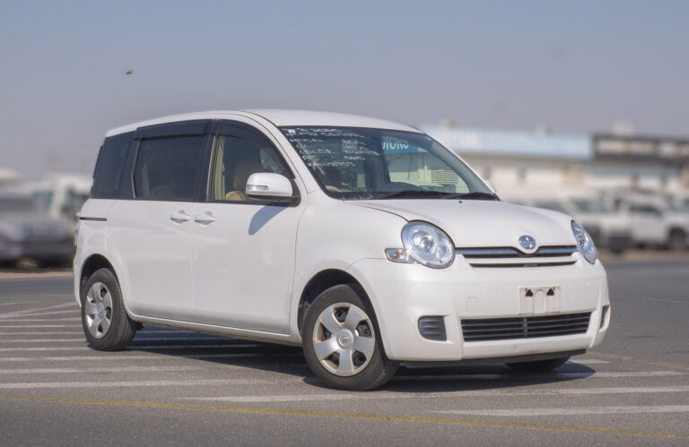 Toyota Sienta 2wd Model 2014