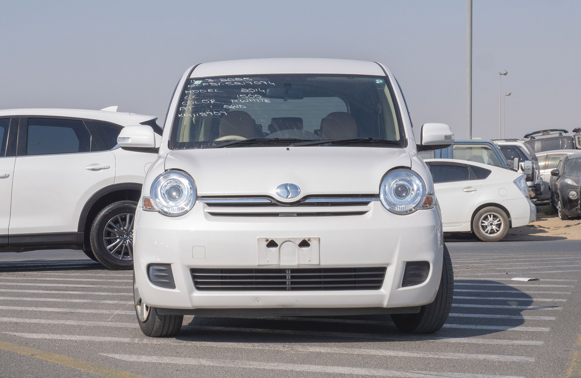 
								Toyota Sienta 2wd Model 2014 full									