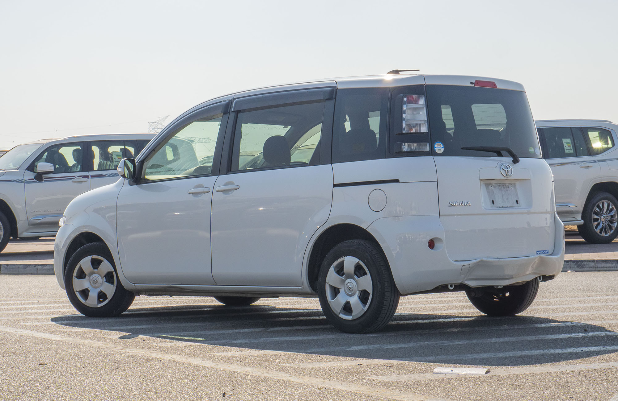 
								Toyota Sienta 2wd Model 2014 full									