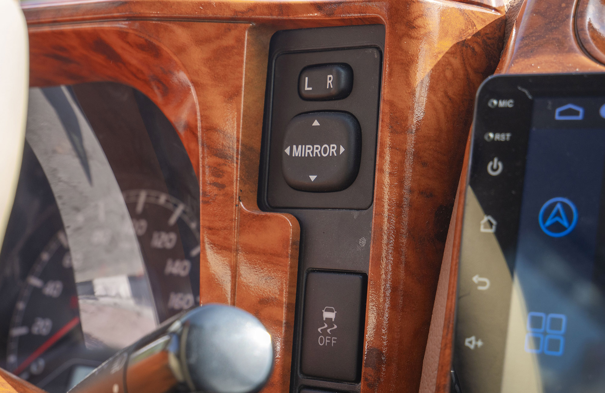 
								Toyota Succeed 2wd Model 2017 full									