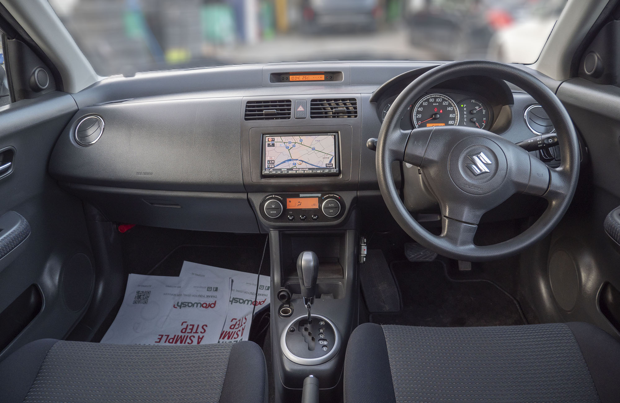 
								Suzuki Swift 2WD 2010 Model full									