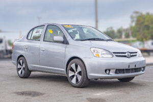 Toyota Platz 2WD Model 2005