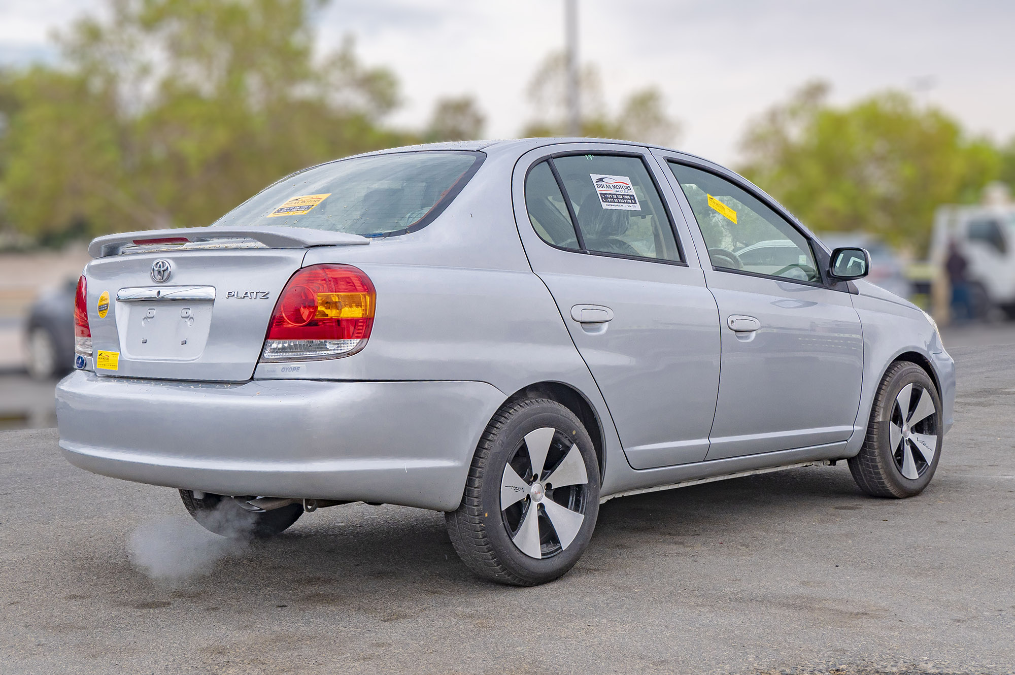 
								Toyota Platz 2WD Model 2005 full									