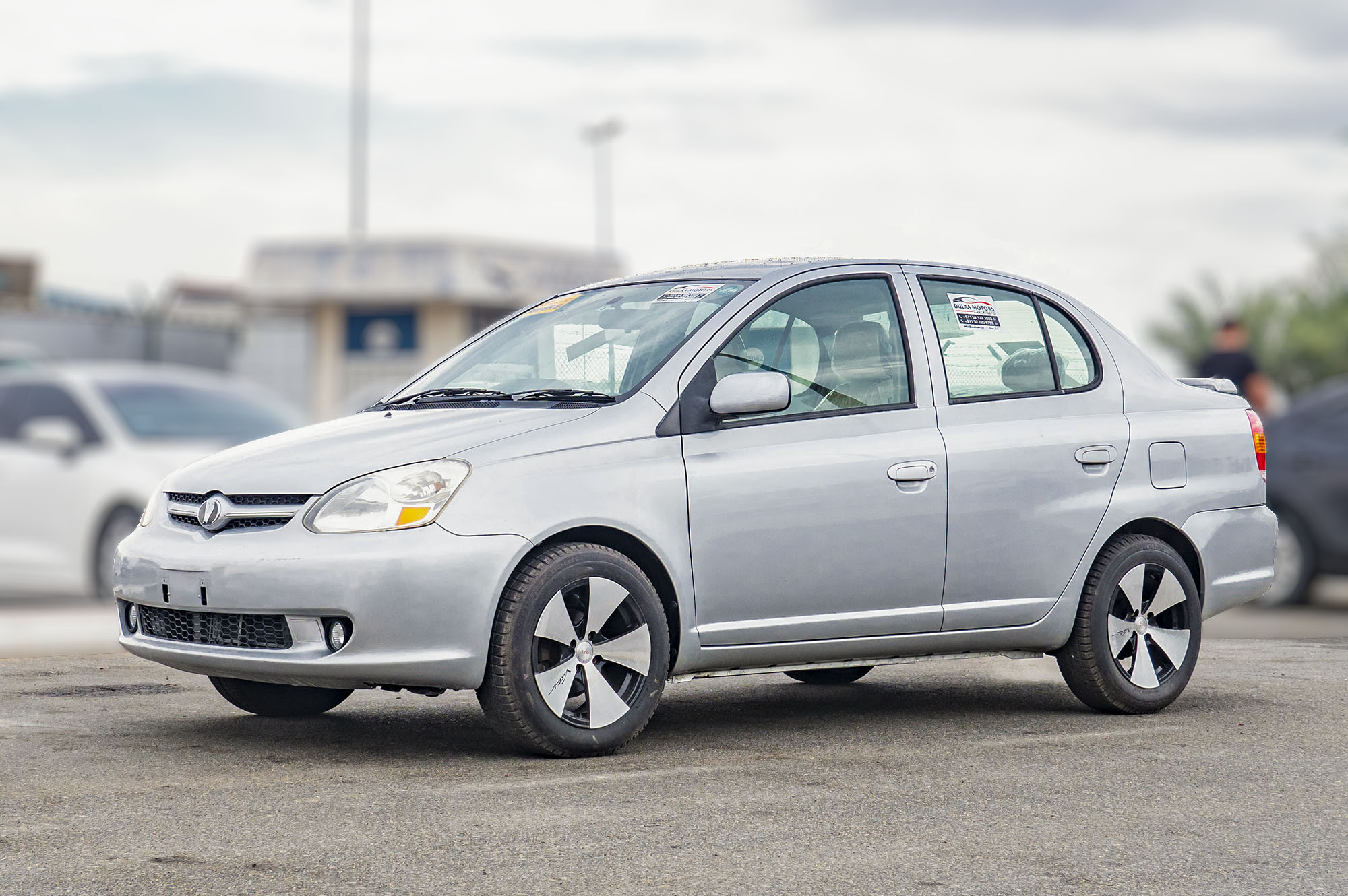 
								Toyota Platz 2WD Model 2005 full									