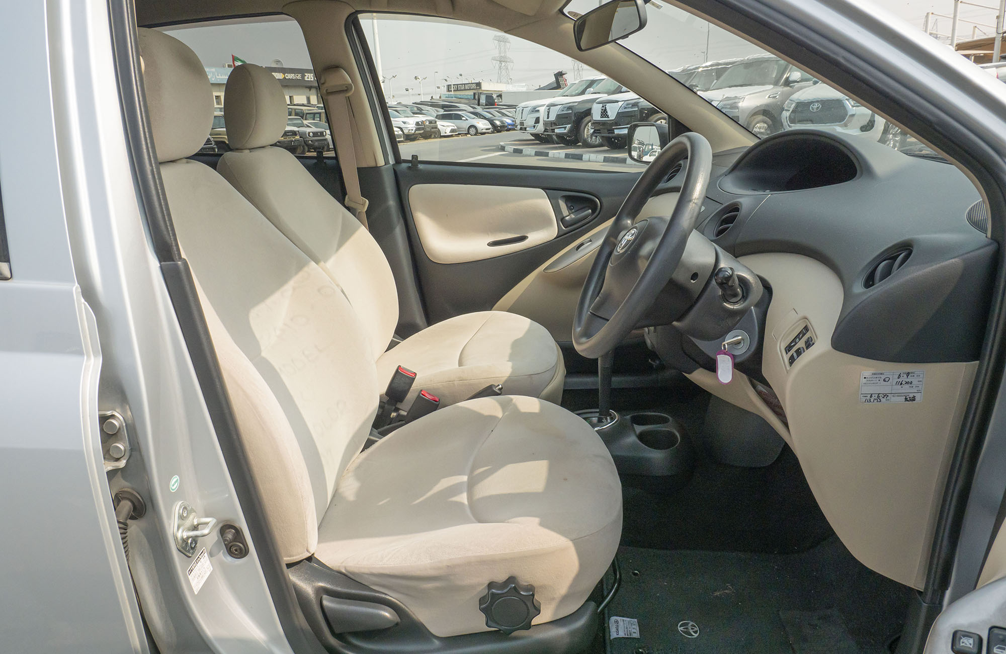 
								Toyota Vitz SCP10 2004 Model full									