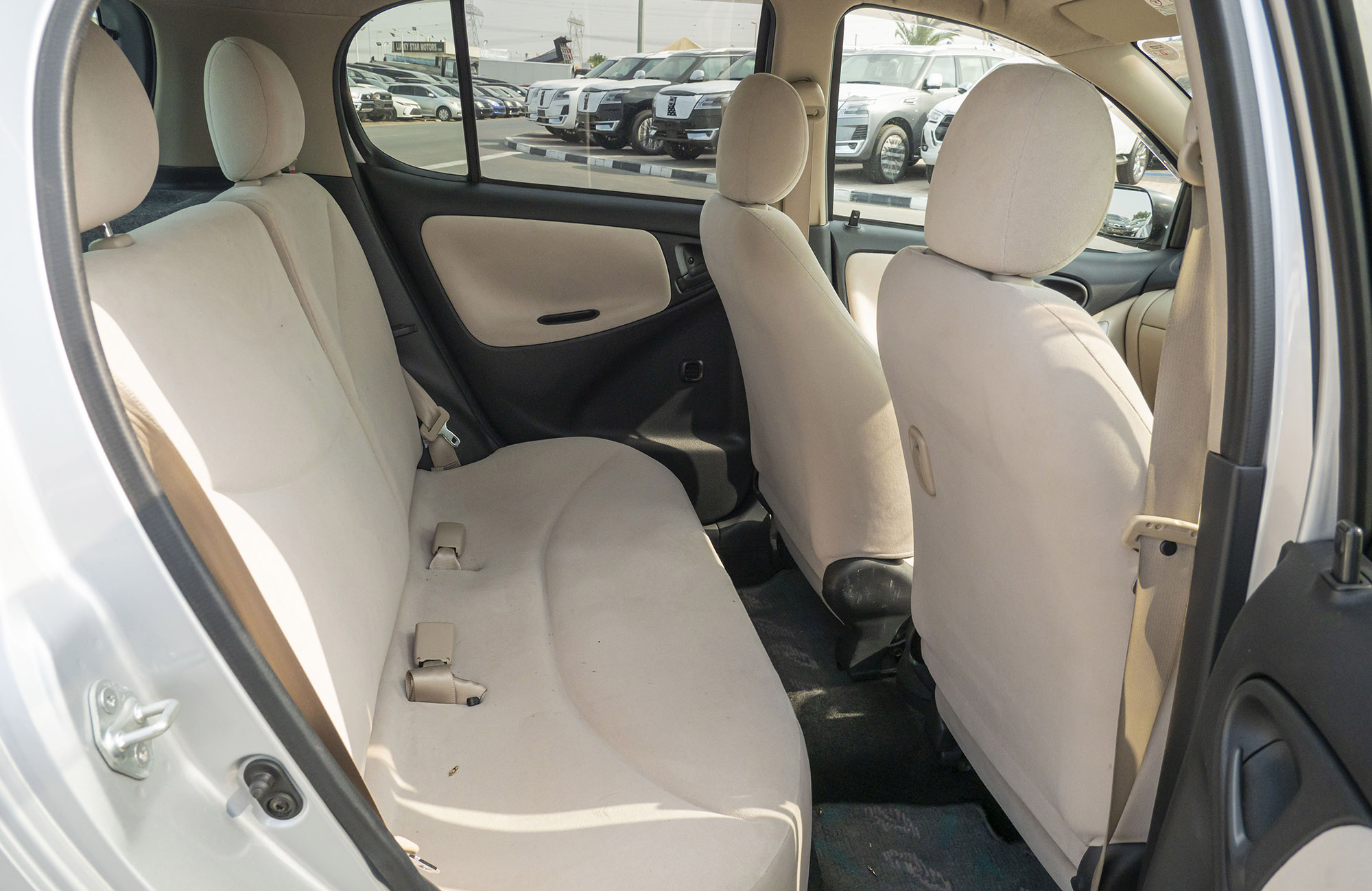
								Toyota Vitz SCP10 2004 Model full									