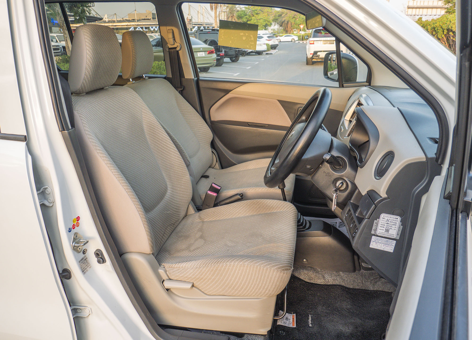 
								Suzuki wagon R Model 2015 Manual full									