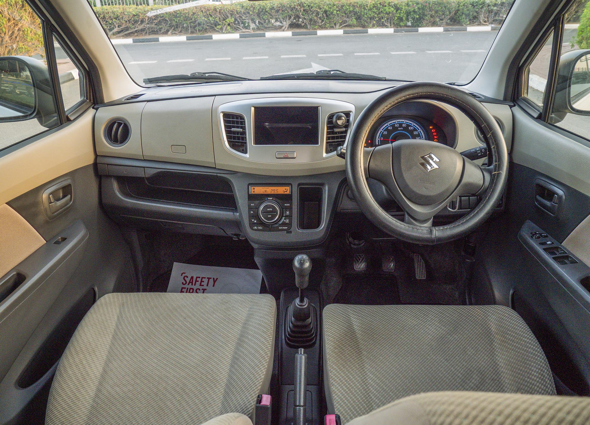 
								Suzuki wagon R Model 2015 Manual full									
