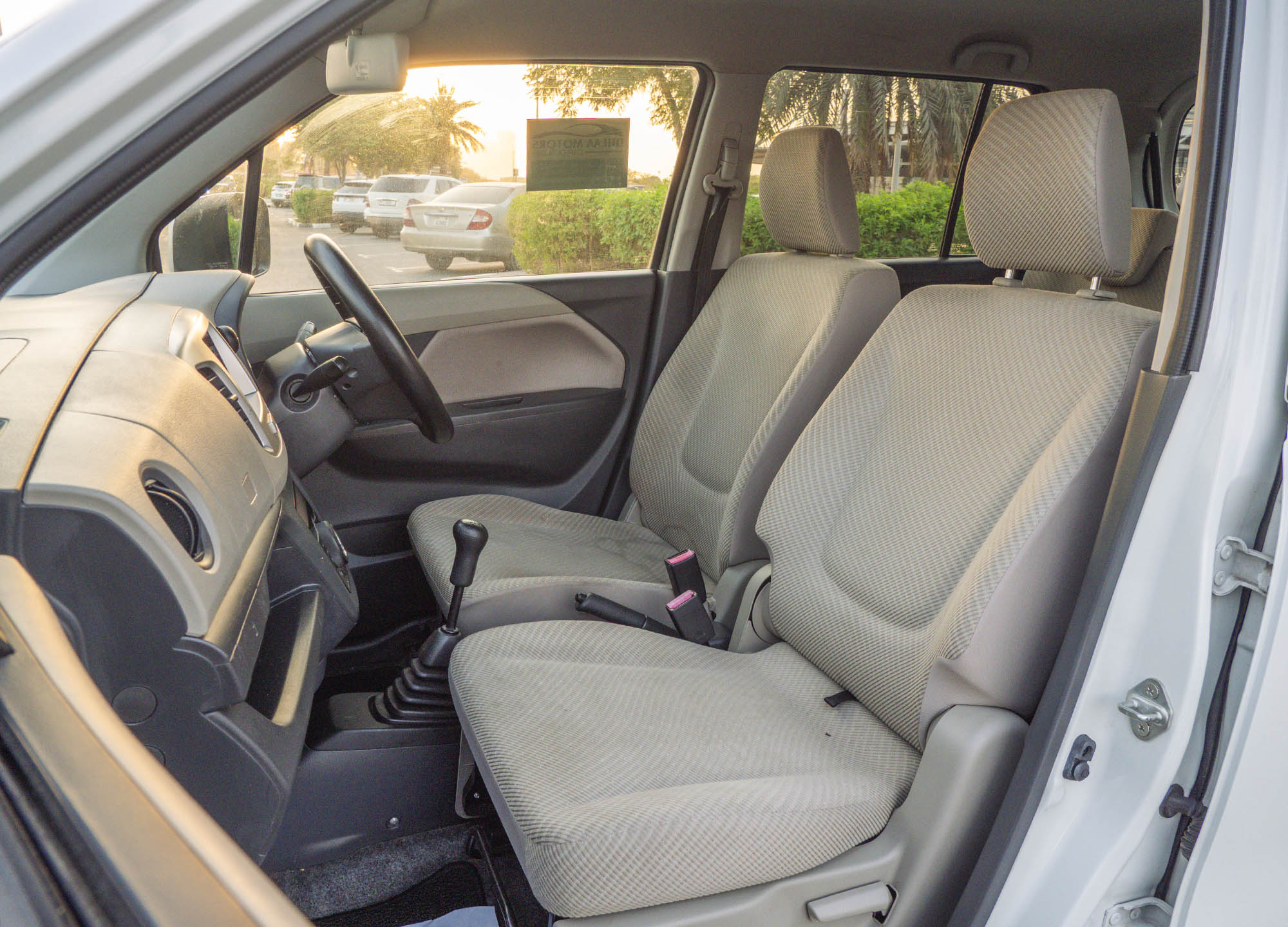 
								Suzuki wagon R Model 2015 Manual full									