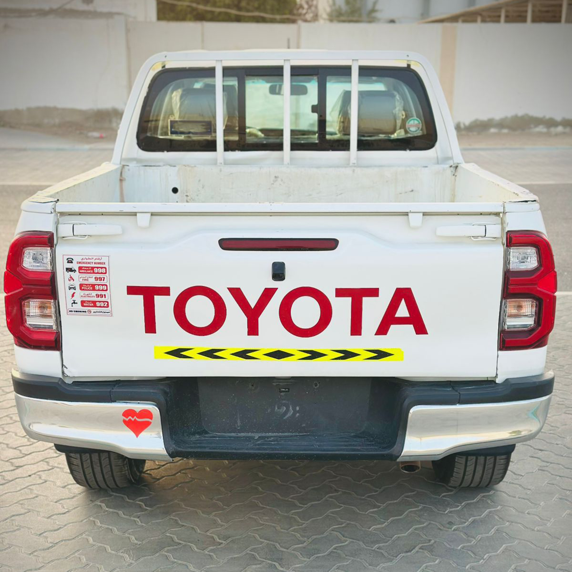 
								Toyota Hilux Model 2024 4WD MT full									
