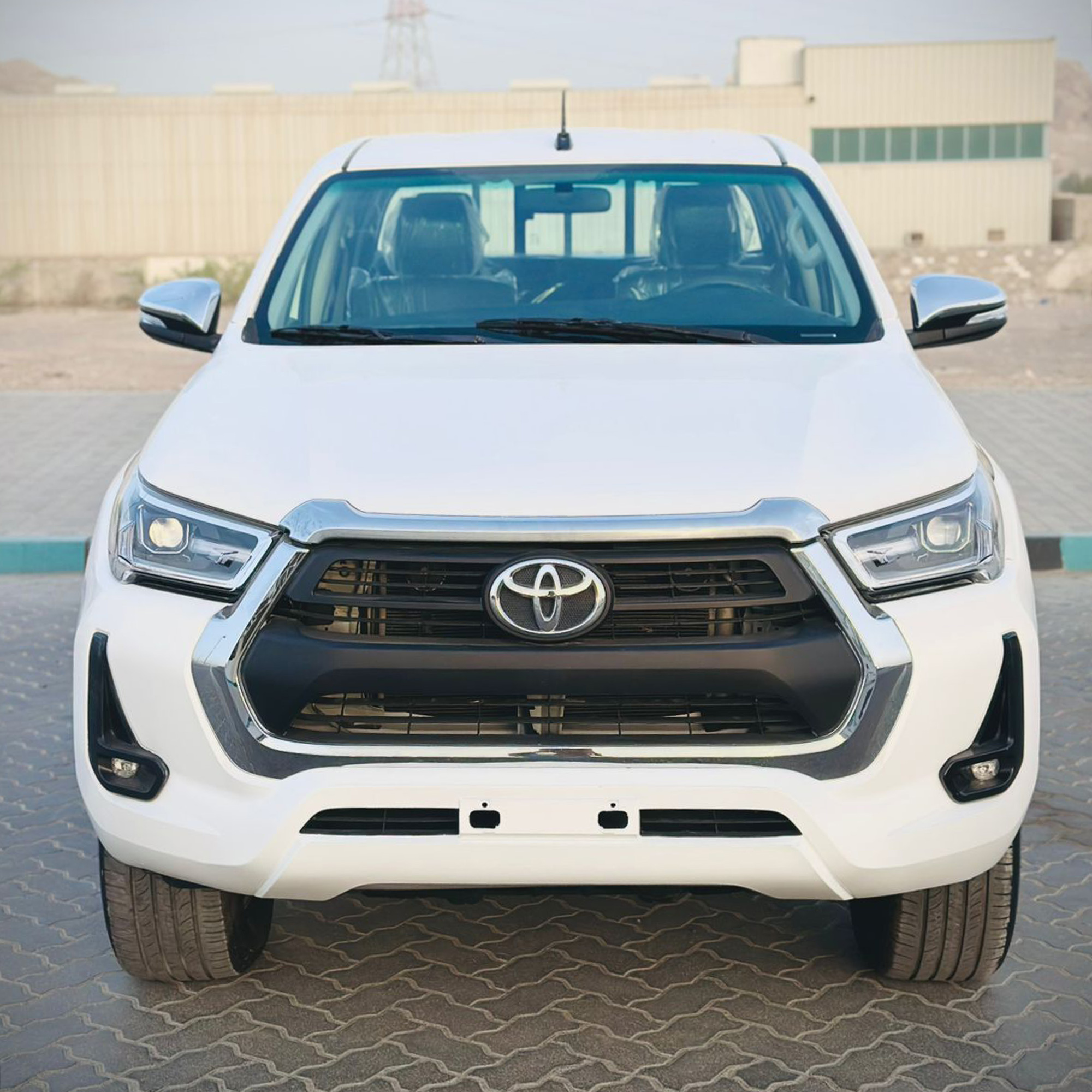 
								Toyota Hilux Model 2024 4WD MT full									