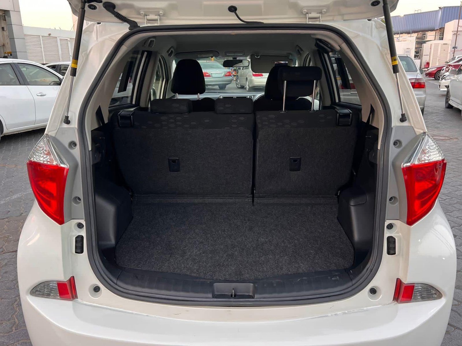 
								Toyota Ractis Model 2014 full									