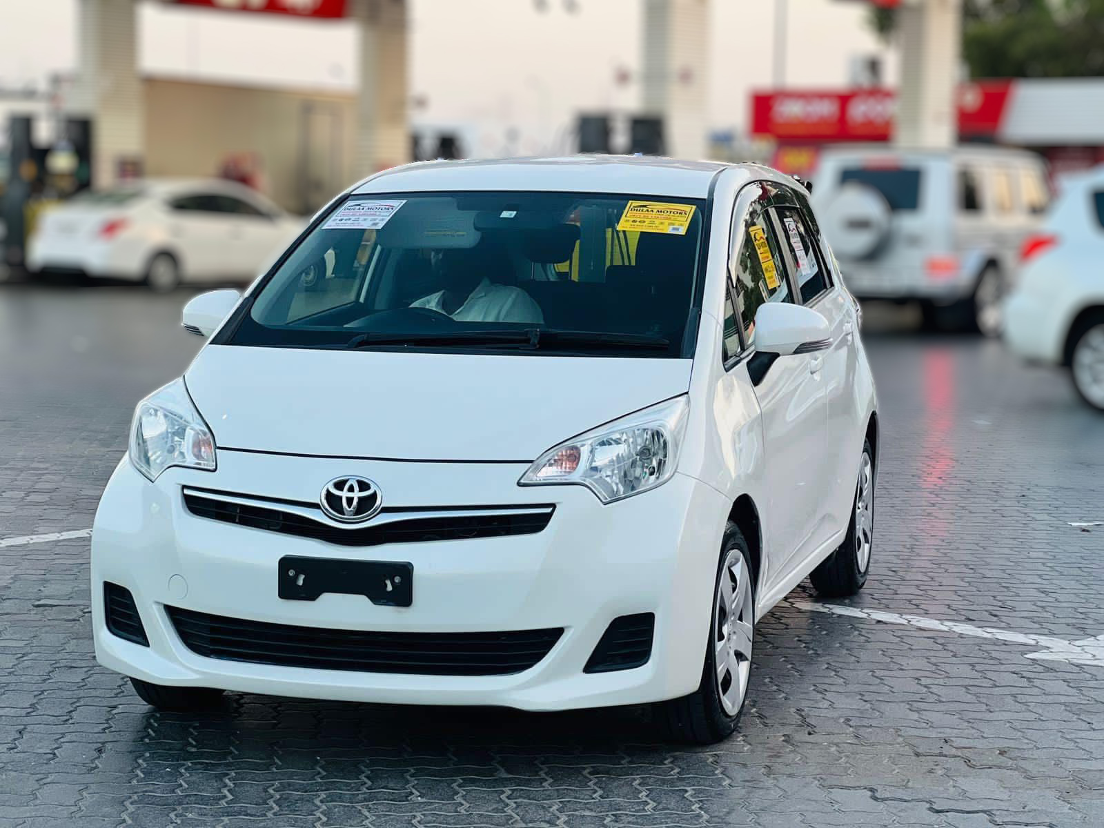 
								Toyota Ractis Model 2014 full									