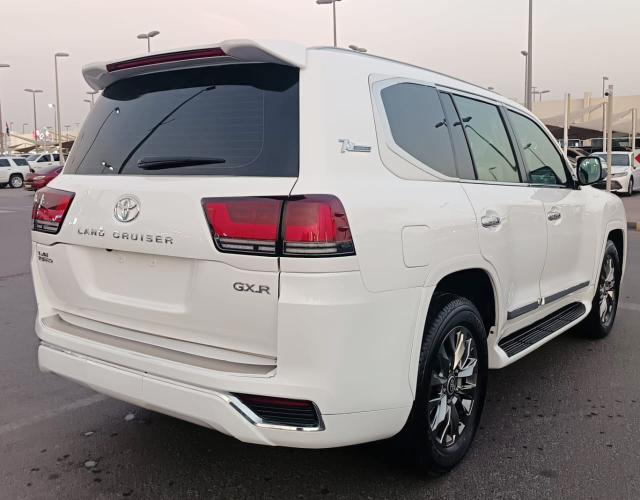 
								Toyota Land Cruiser GXR V8 Model 2008 Modified 2022 full									
