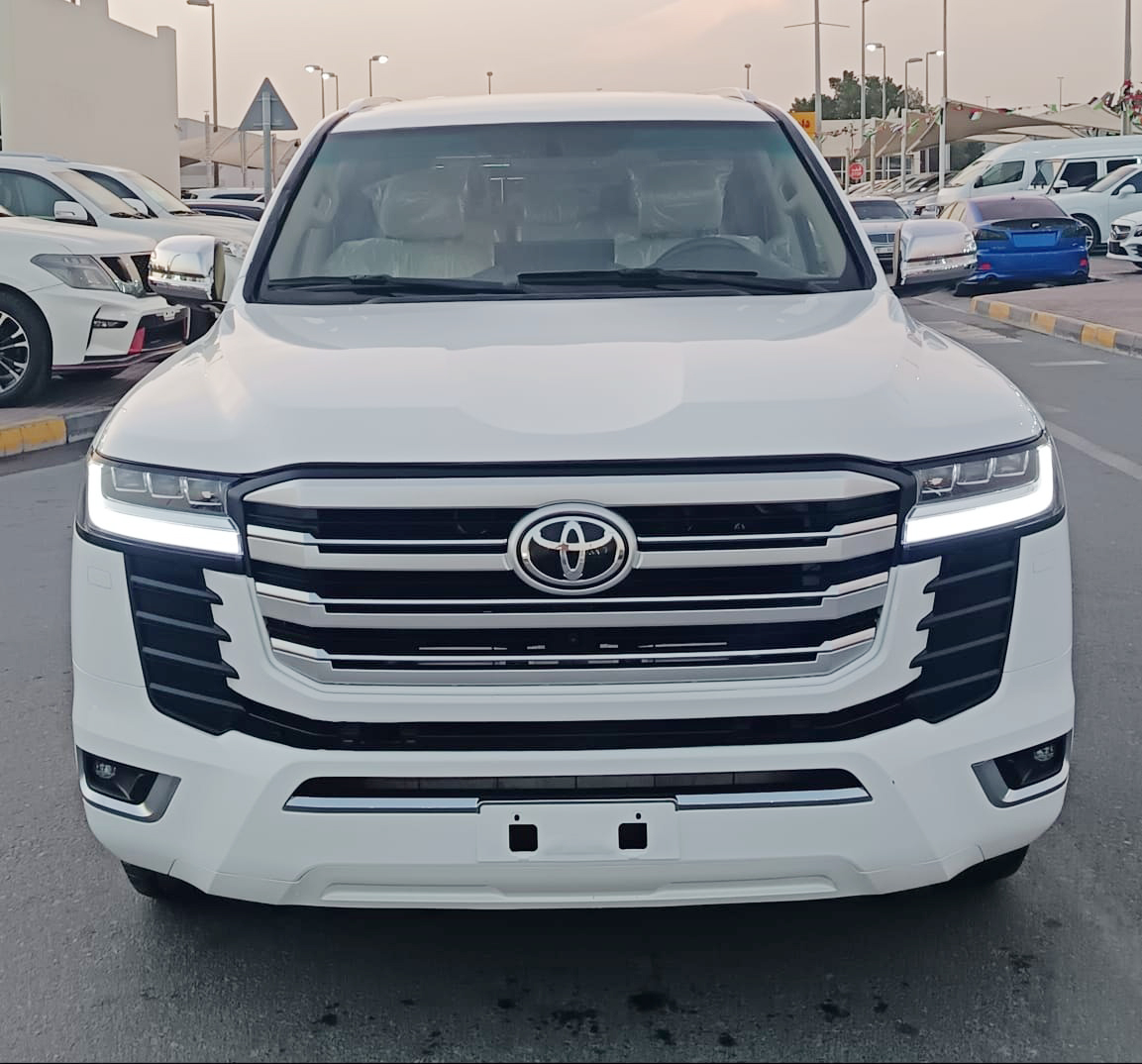 
								Toyota Land Cruiser GXR V8 Model 2008 Modified 2022 full									