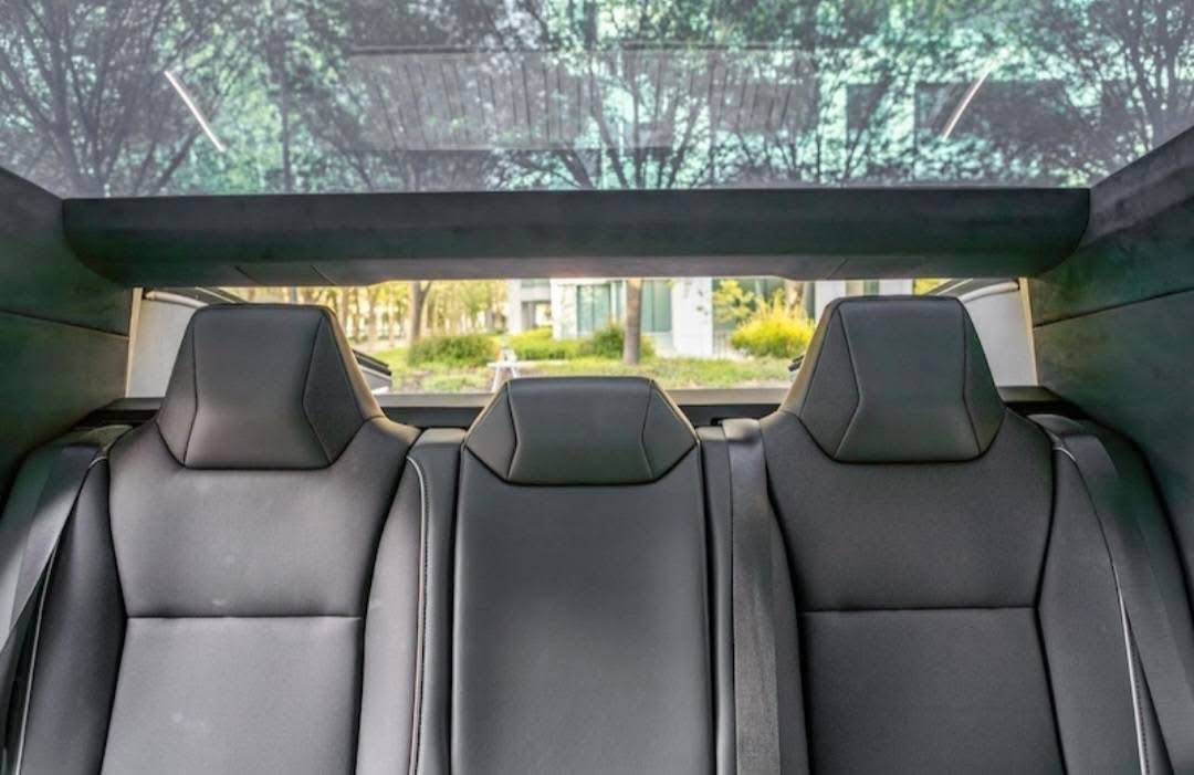 
								Tesla cybertruck Electric Model 2024 full									