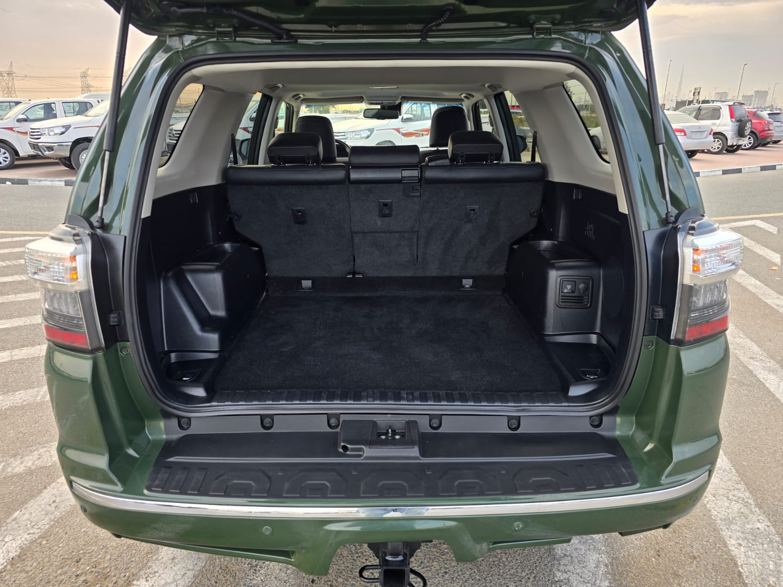 
								Toyota 4RUNNER 4WD Model 2022 full									