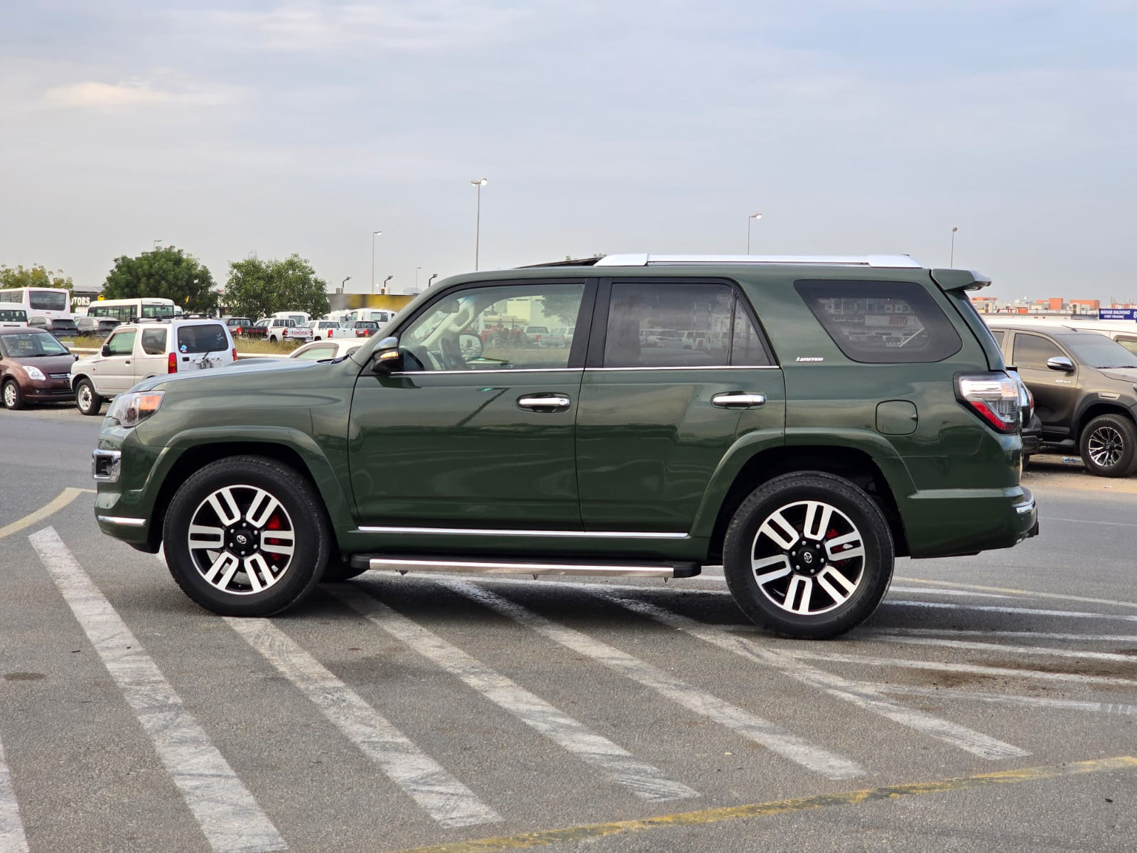 
								Toyota 4RUNNER 4WD Model 2022 full									