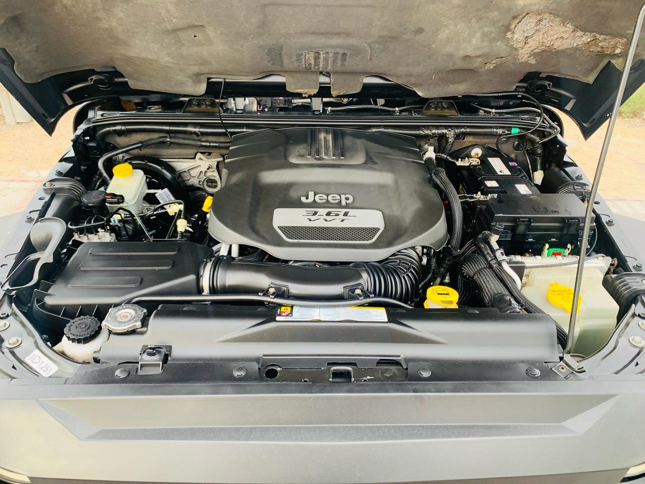 
								JEEP WRANGLER 3.5CC MODEL 2012 full									