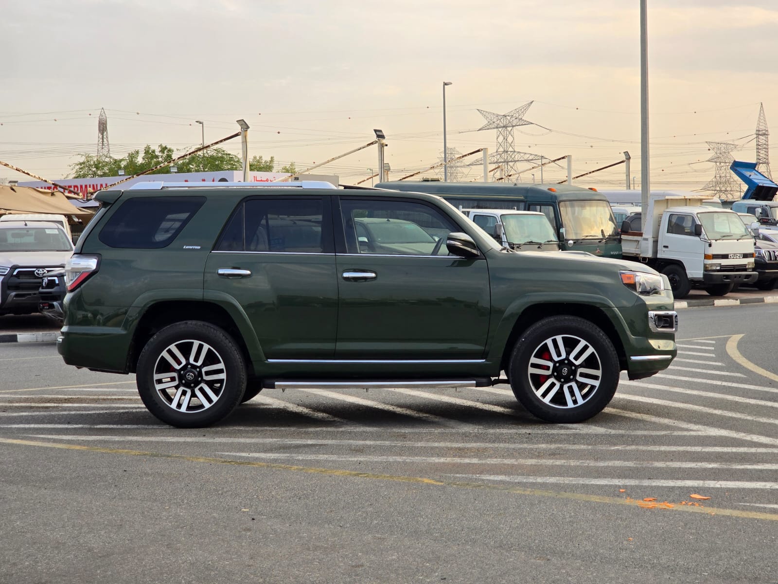 
								Toyota 4RUNNER 4WD Model 2022 full									